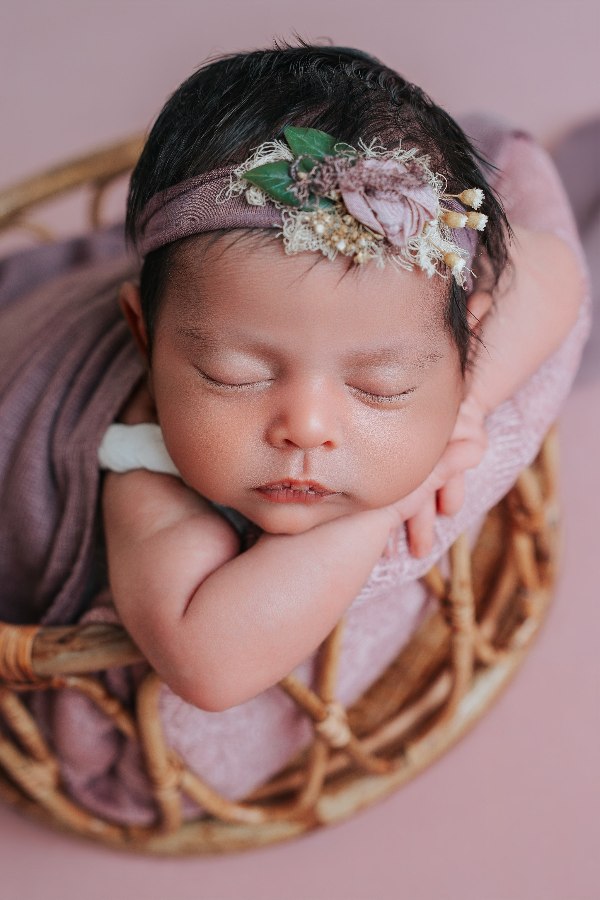Newborn. Family and kids photographer Anastasiya Hanush in Massachusetts
