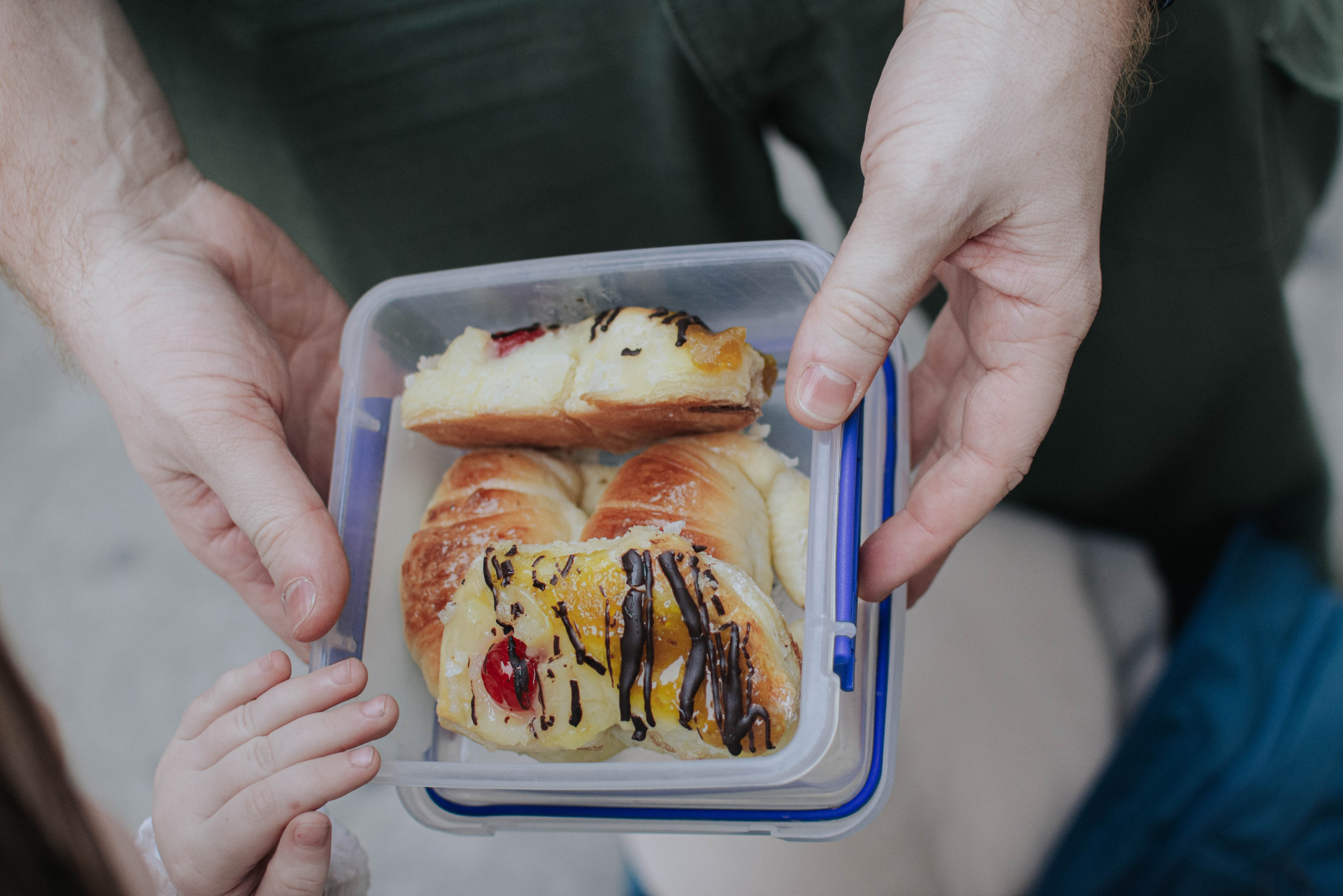 Photographer’s fam. Photographer @elmirkami in the city of Buenos Aires