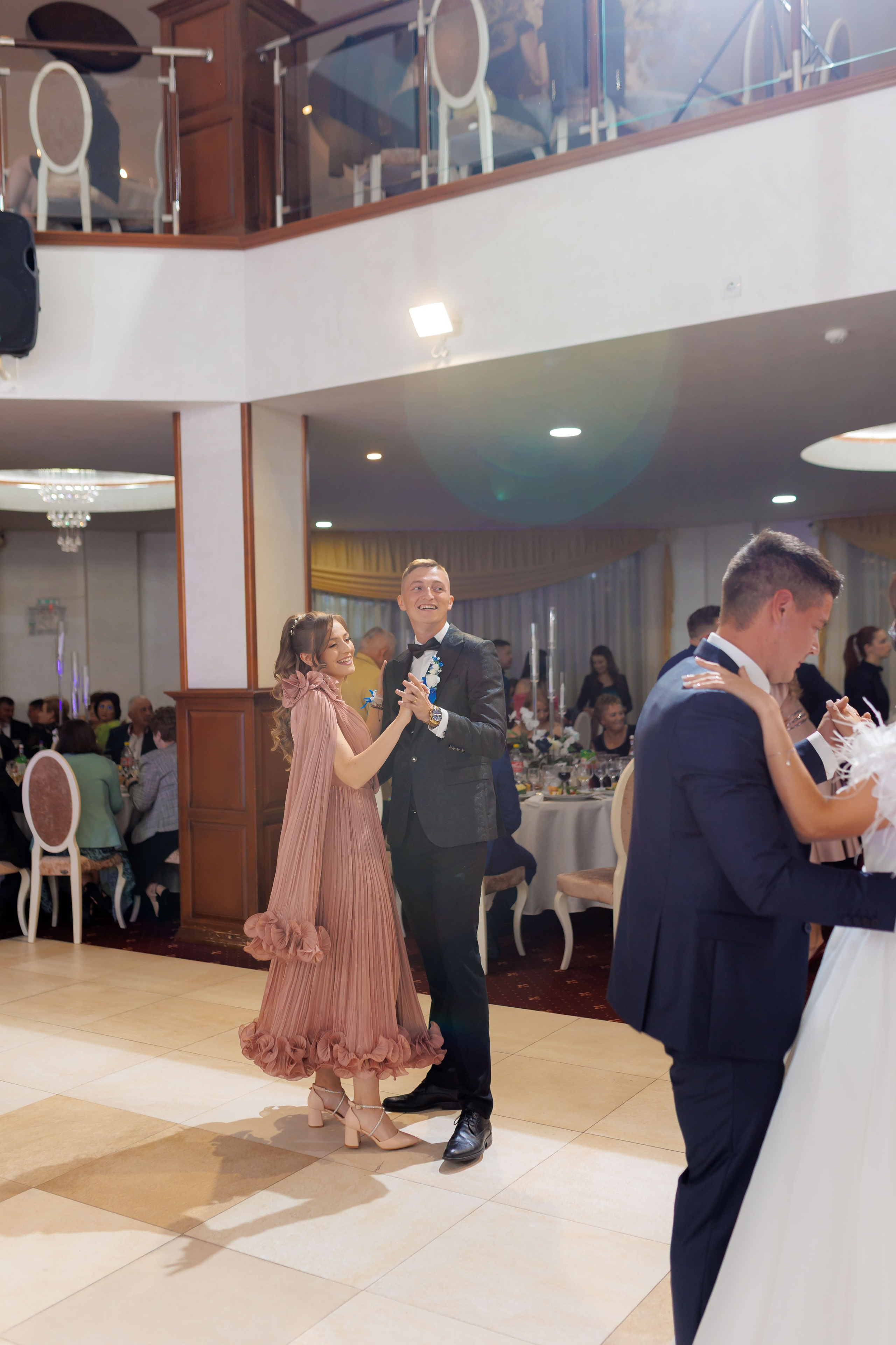 Loredana & Emilian – Ziua Nunții | Videografie - fotografie Botez Suceava, Iași, Botoșani. Servicii foto-video profesionale, pentru momente de neuitat