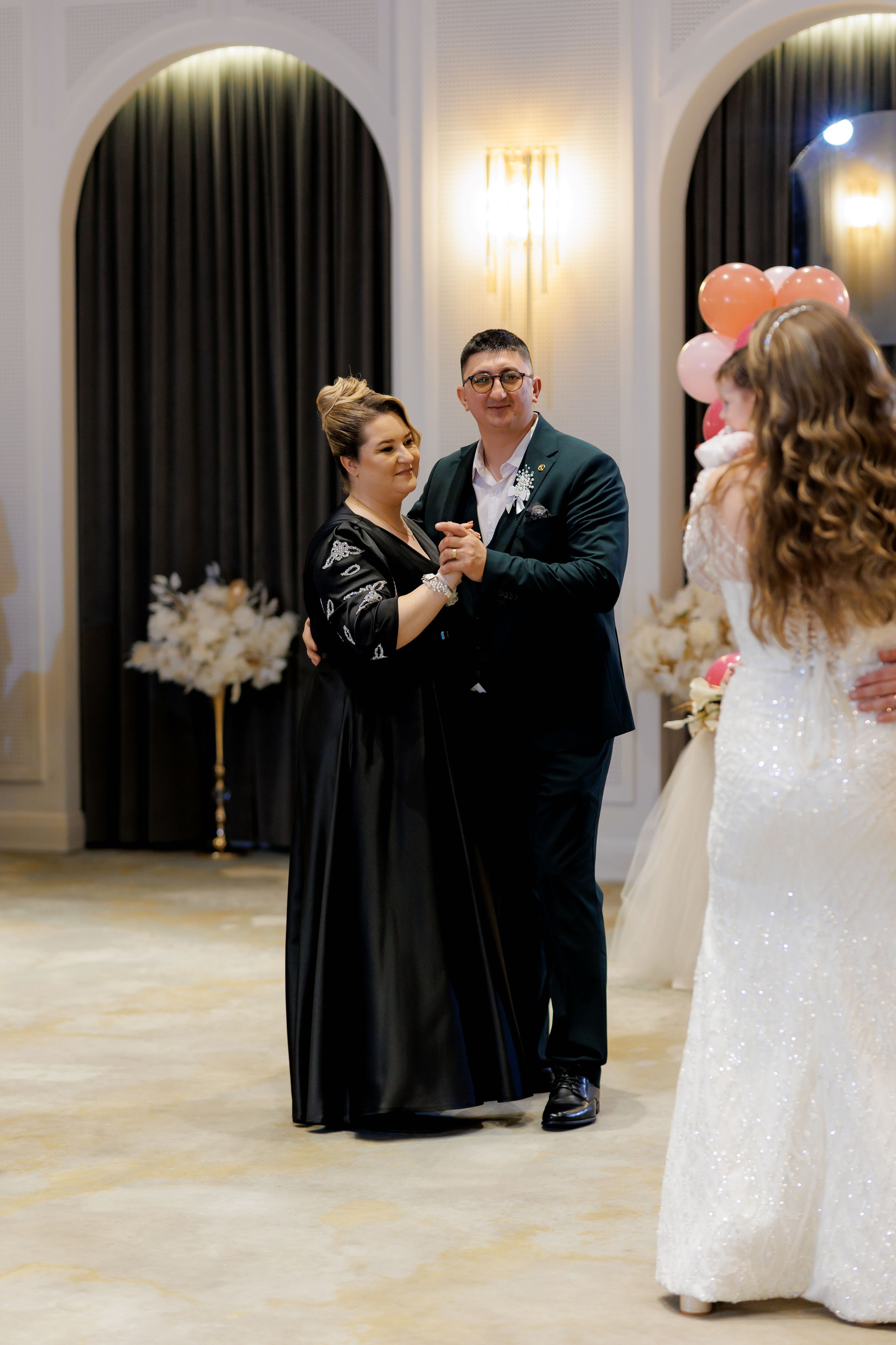 Povestea voastră, regizată de noi |Cristi Turculet Videograf Nuntă Suceava | wedding highlight. Servicii foto-video profesionale, pentru momente de neuitat