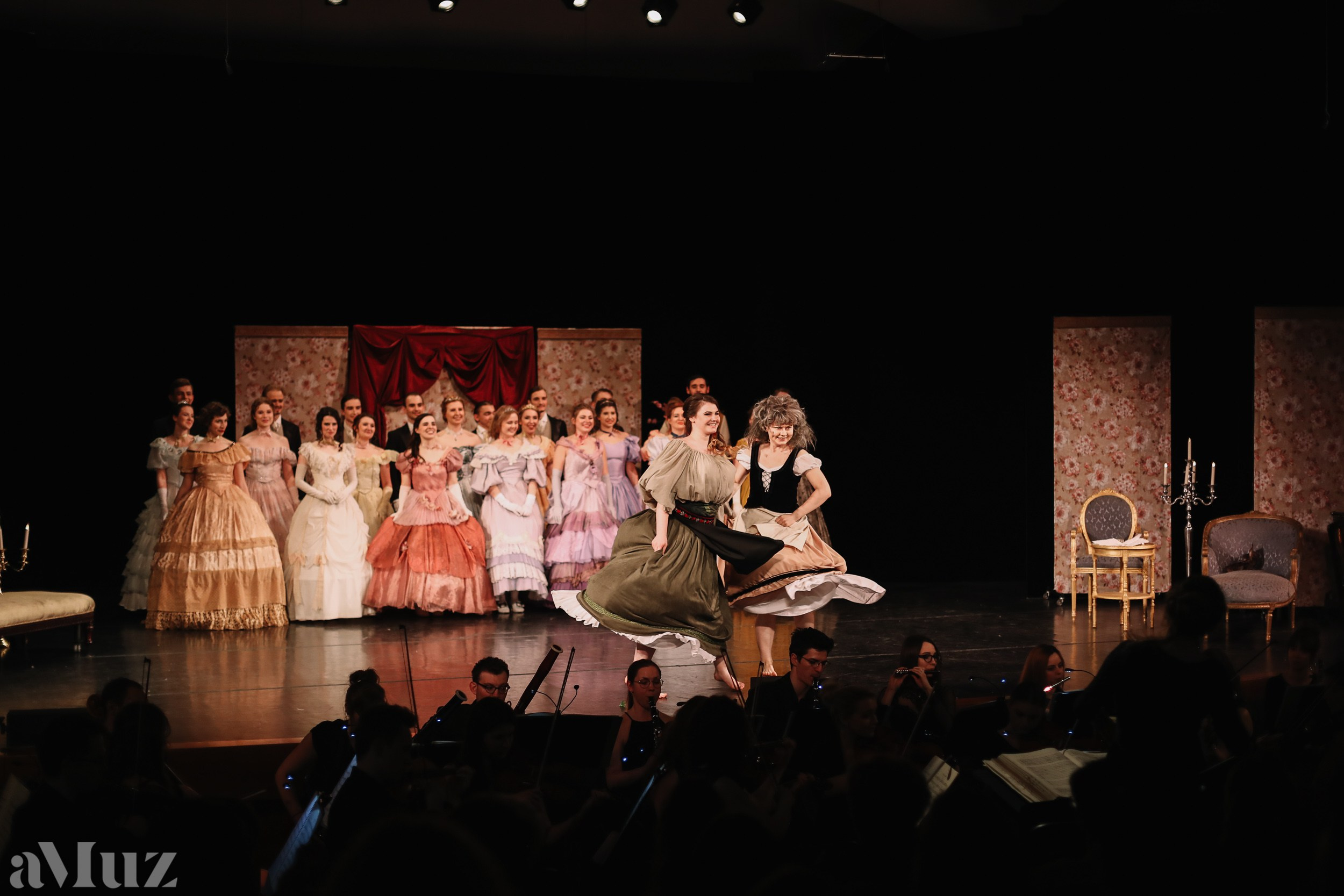 Opera Łąkowa. Fotograf Ślubny Warszawa - Sesje Biznesowe Rodzinne Eventy