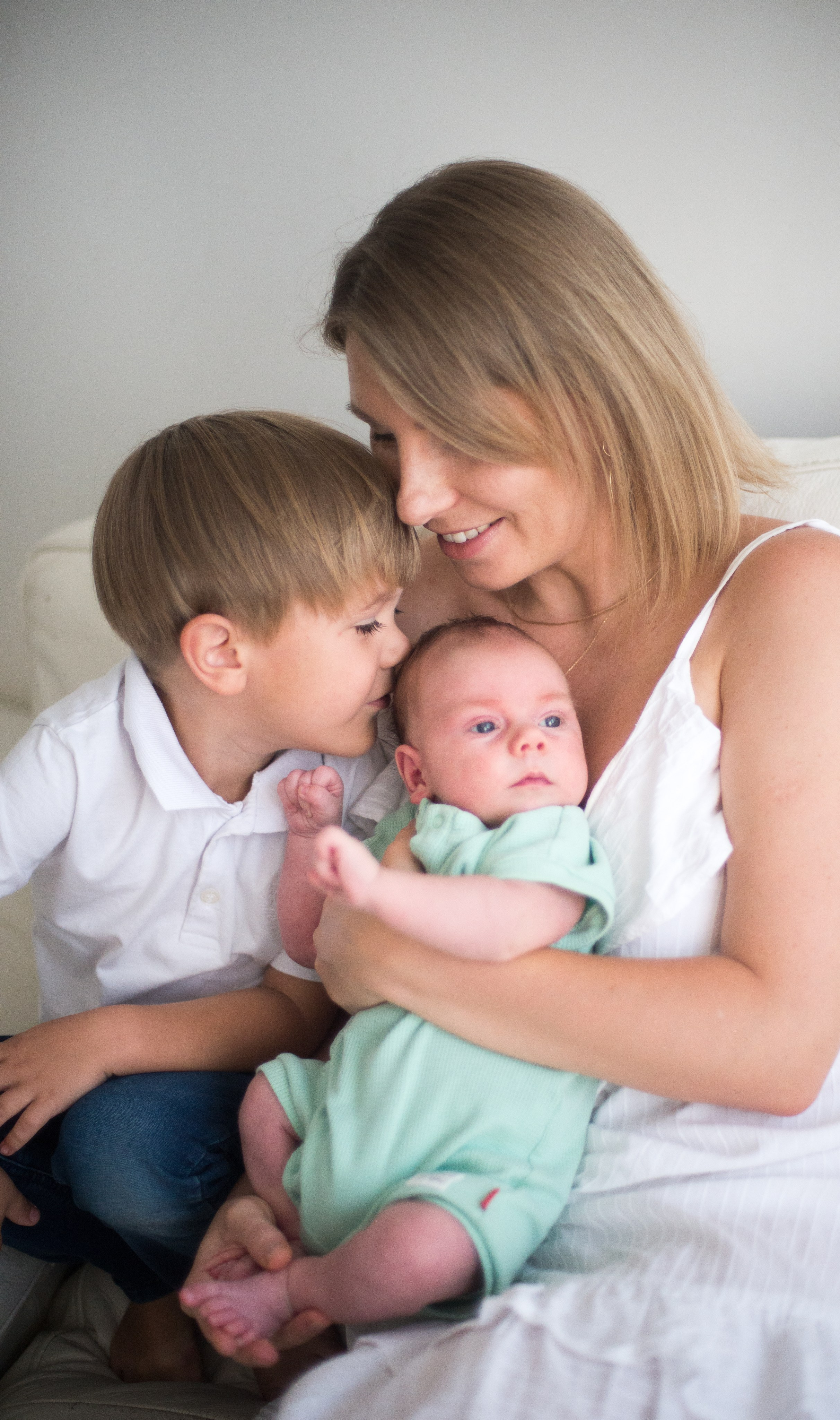 Катя, Андрей Мирон и Лео. Визуальный брендинг