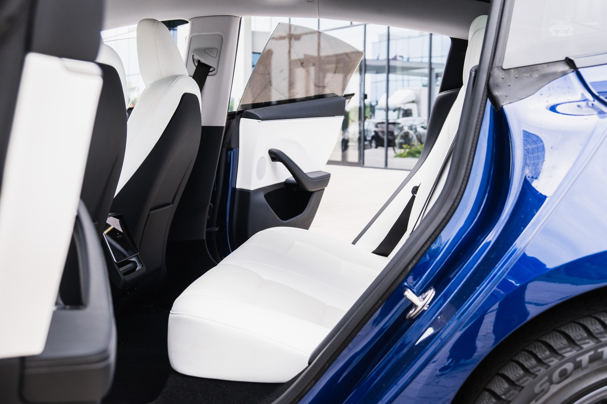 TESLA model 3. LOHA VISUALS — AUTOMOTIVE PHOTOGRAPHY