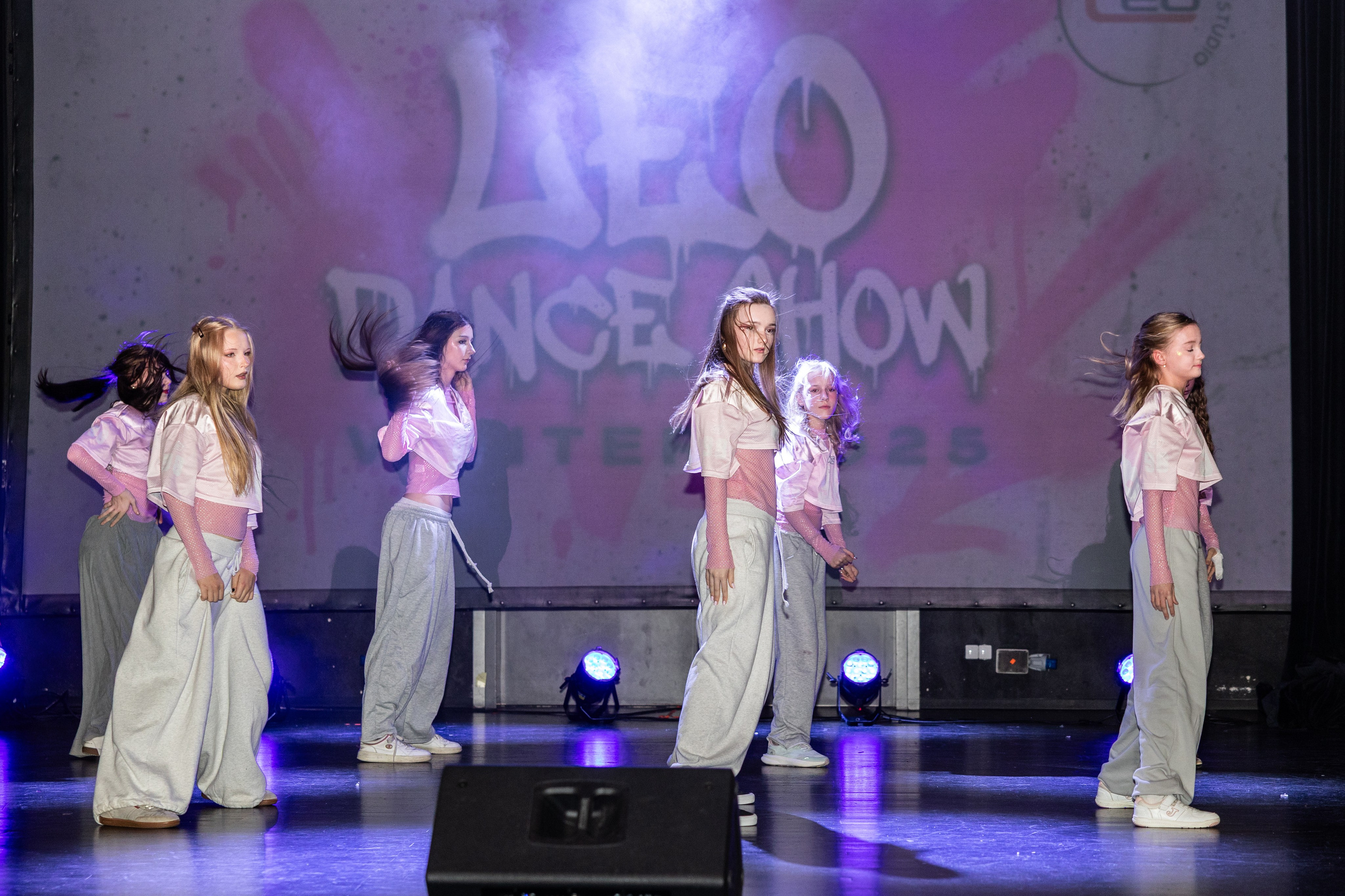 LEO DANCE SHOW WINTER 2025. Семейный и детский фотограф в Варшаве Мила Бобровская