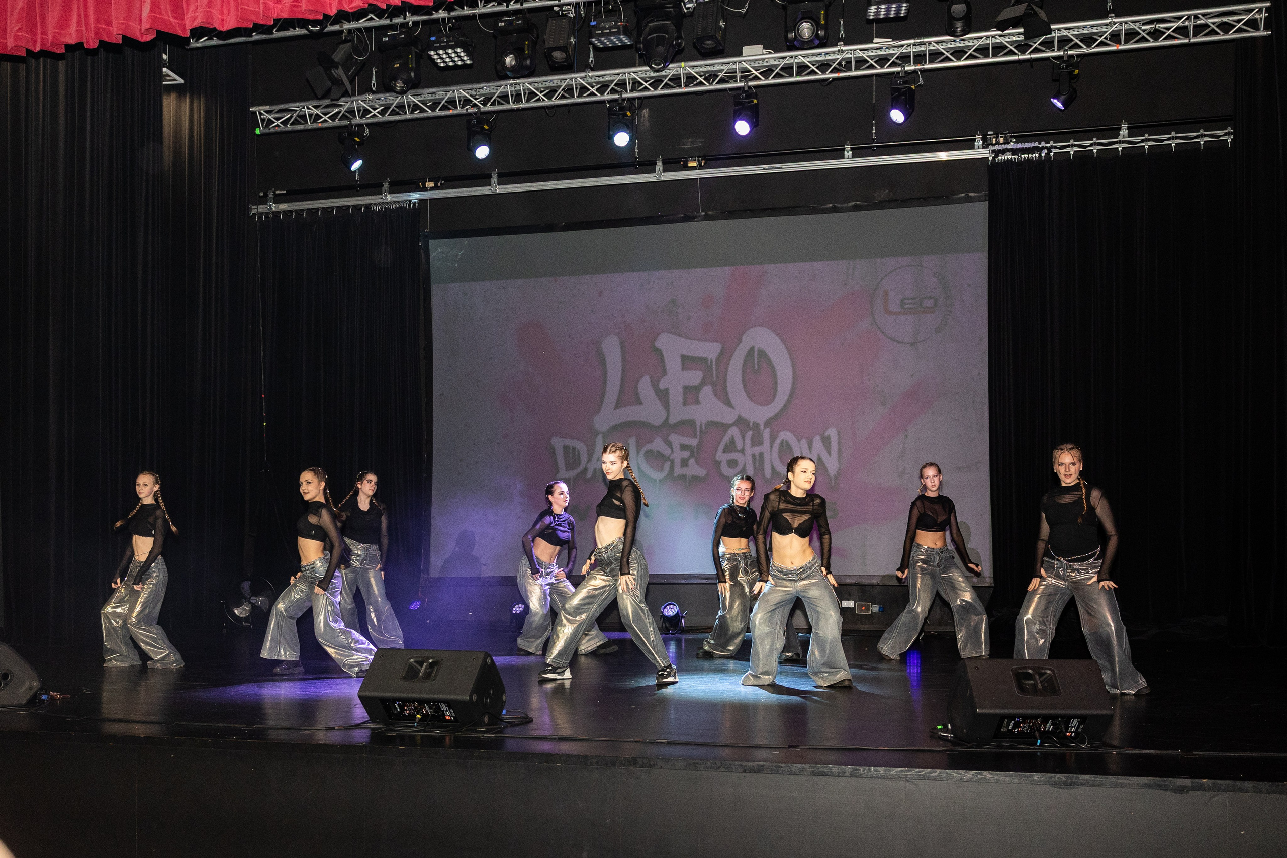 LEO DANCE SHOW WINTER 2025. Семейный и детский фотограф в Варшаве Мила Бобровская