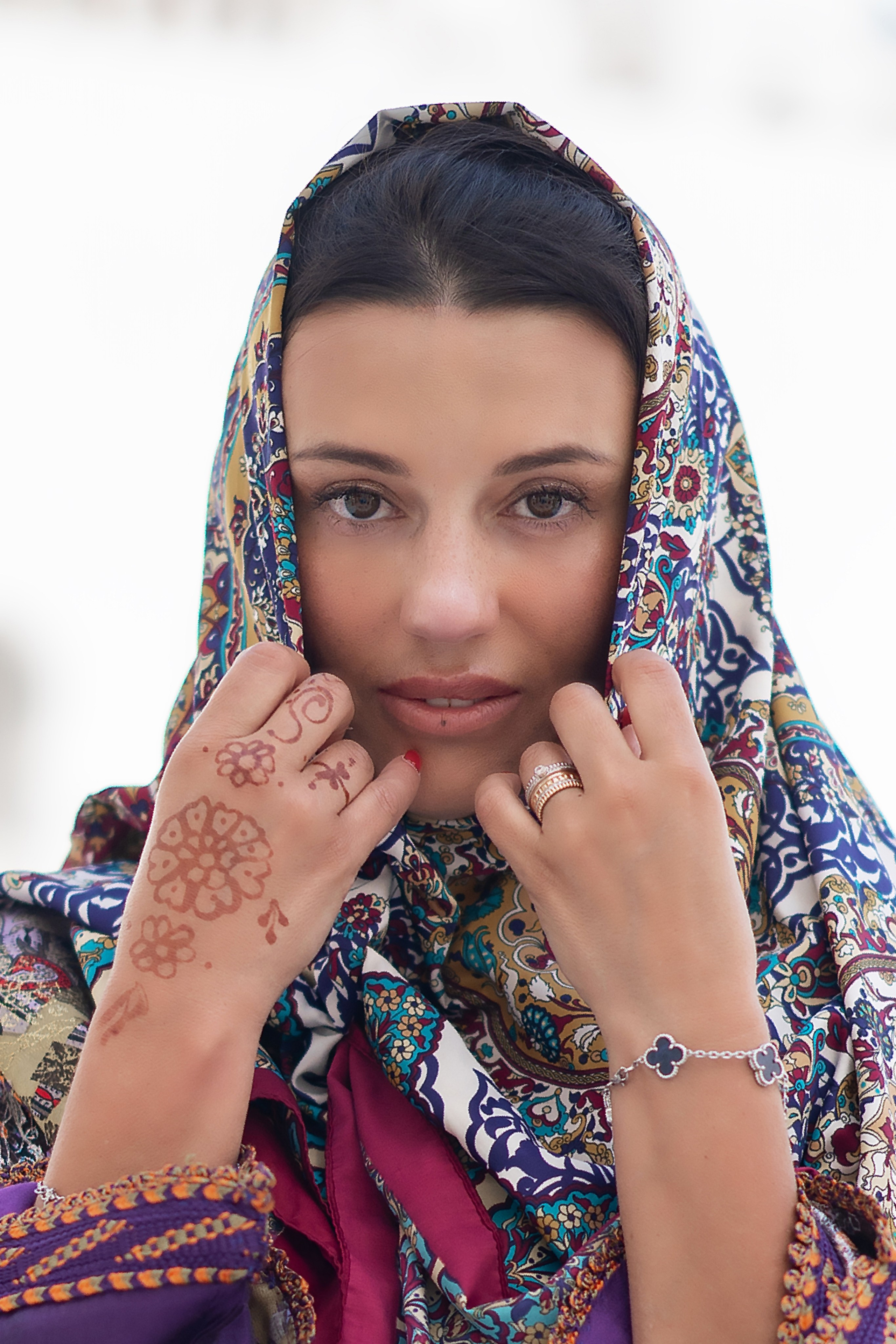 Personal Photoshoot in Abu Dhabi — Portraits That Reflect You. Mariia Safronova is your photographer in Abu Dhabi and Dubai
