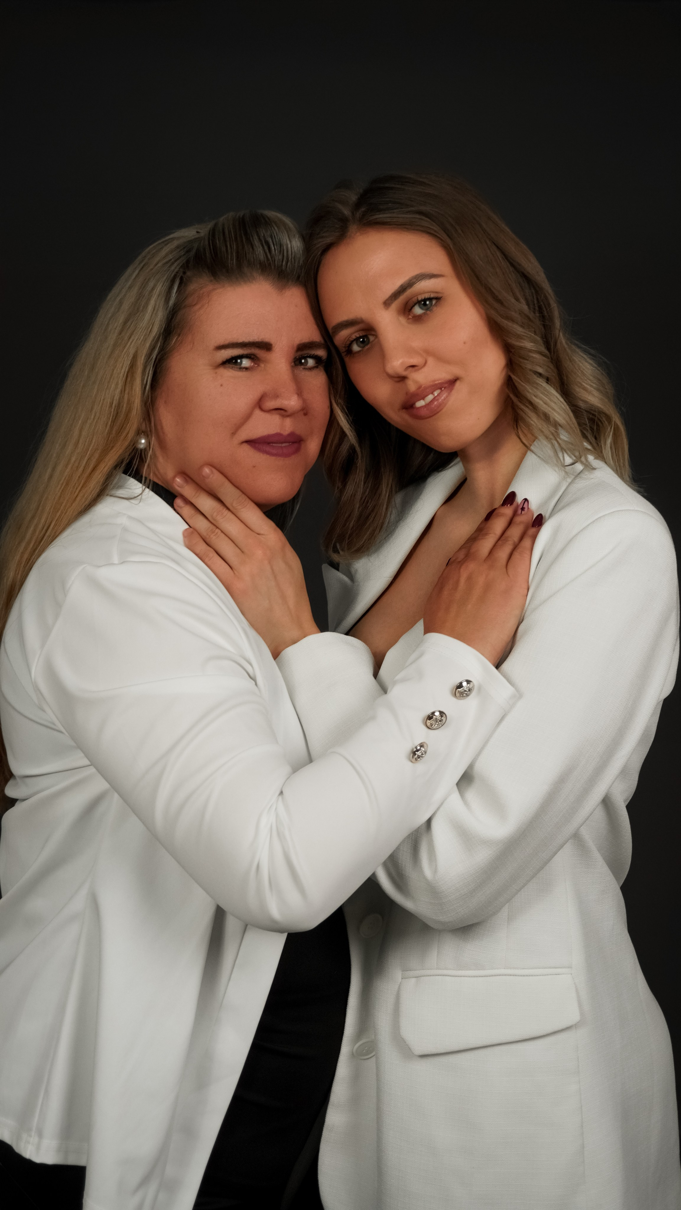 Jennifer & Tamara. Microblading, SMP & Permanent Make-up in Emmendingen bei Viktoria Golubev – Jetzt Termin buchen