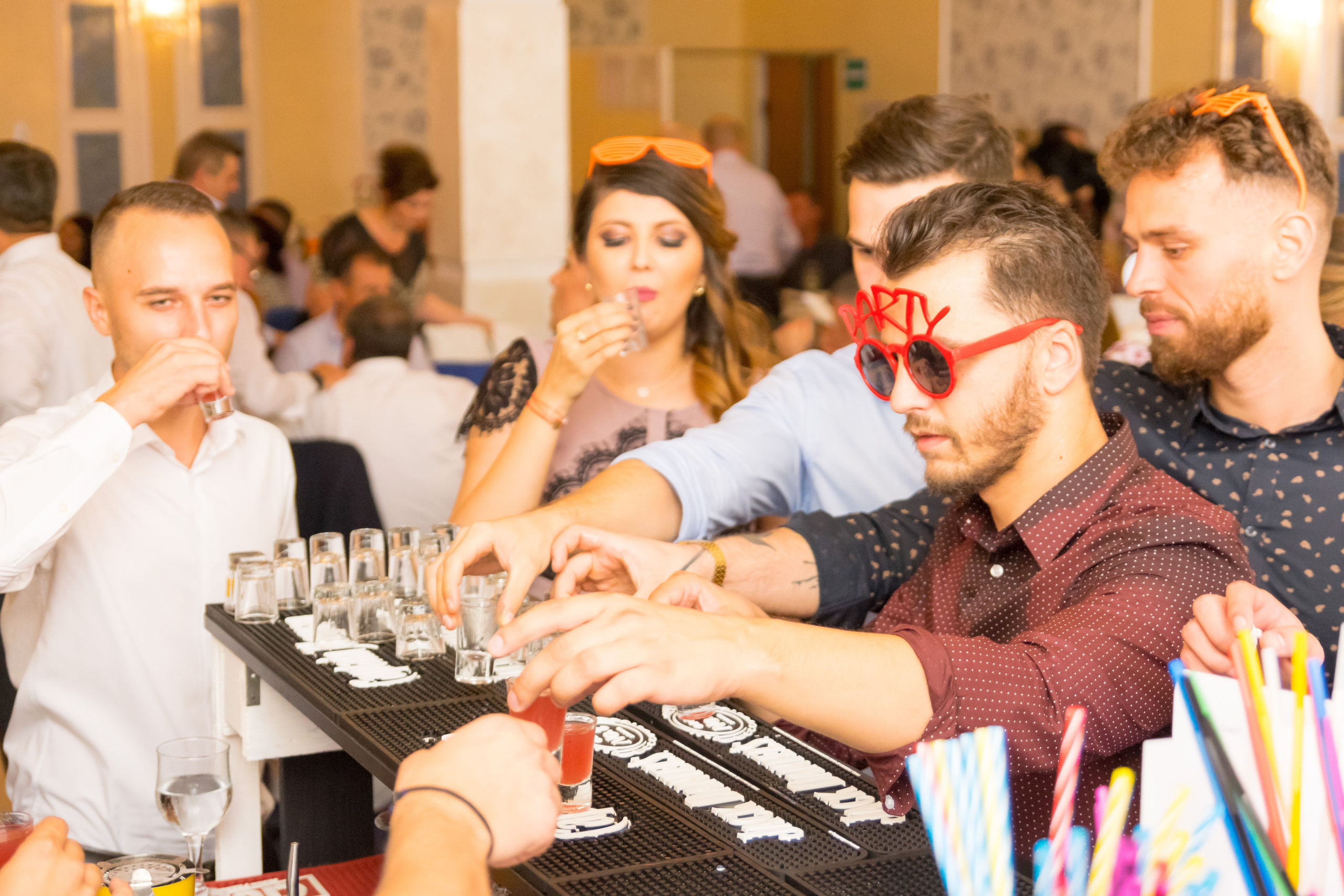 Wedding photos, Bucharest wedding photographer, restaurant wedding photos, bride posing, customs, professional wedding photography, gasca zurli