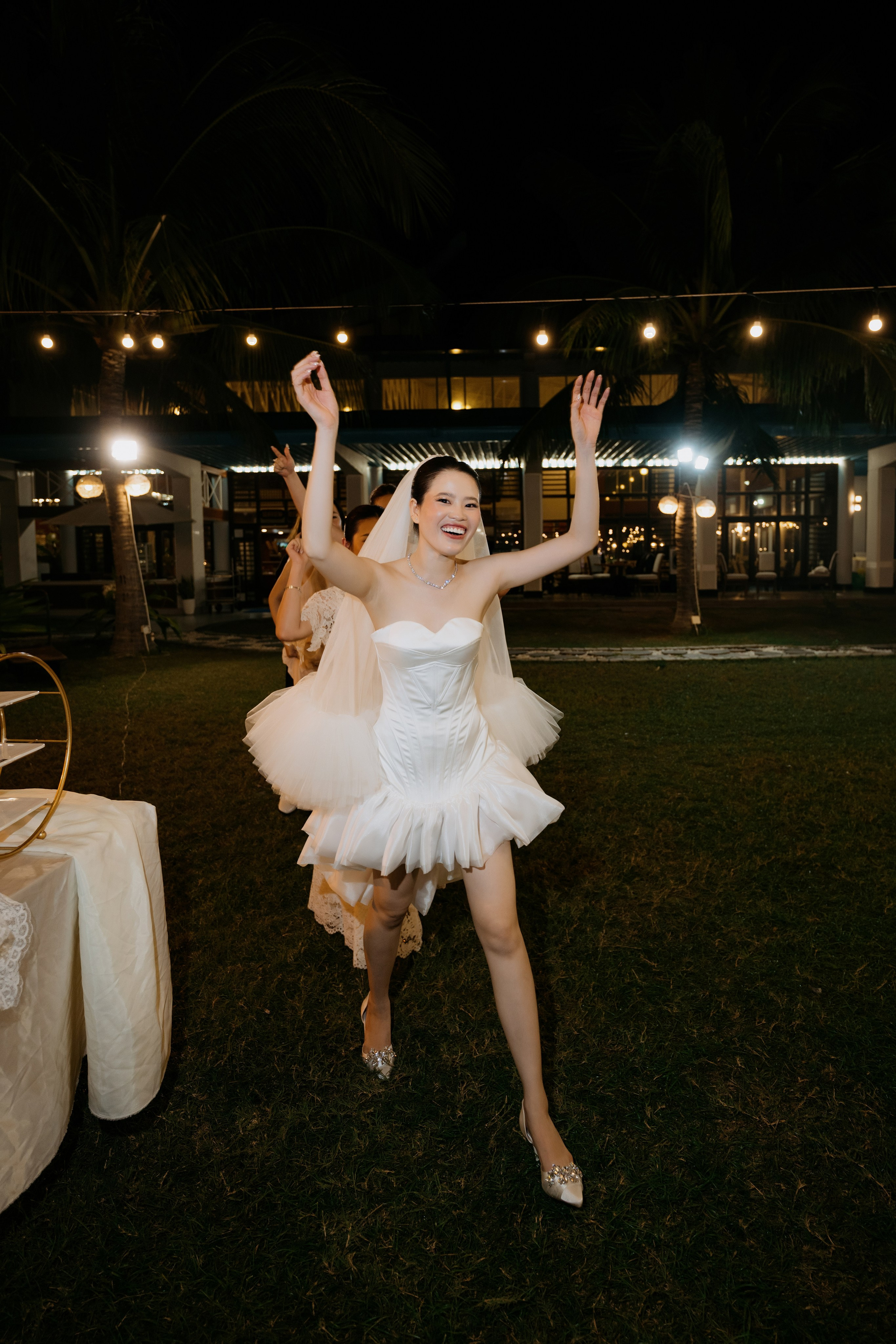 DIEU & THINH/Destination Wedding. Nhiếp ảnh gia đám cưới hàng đầu tại Thành Phố Hồ Chí Minh