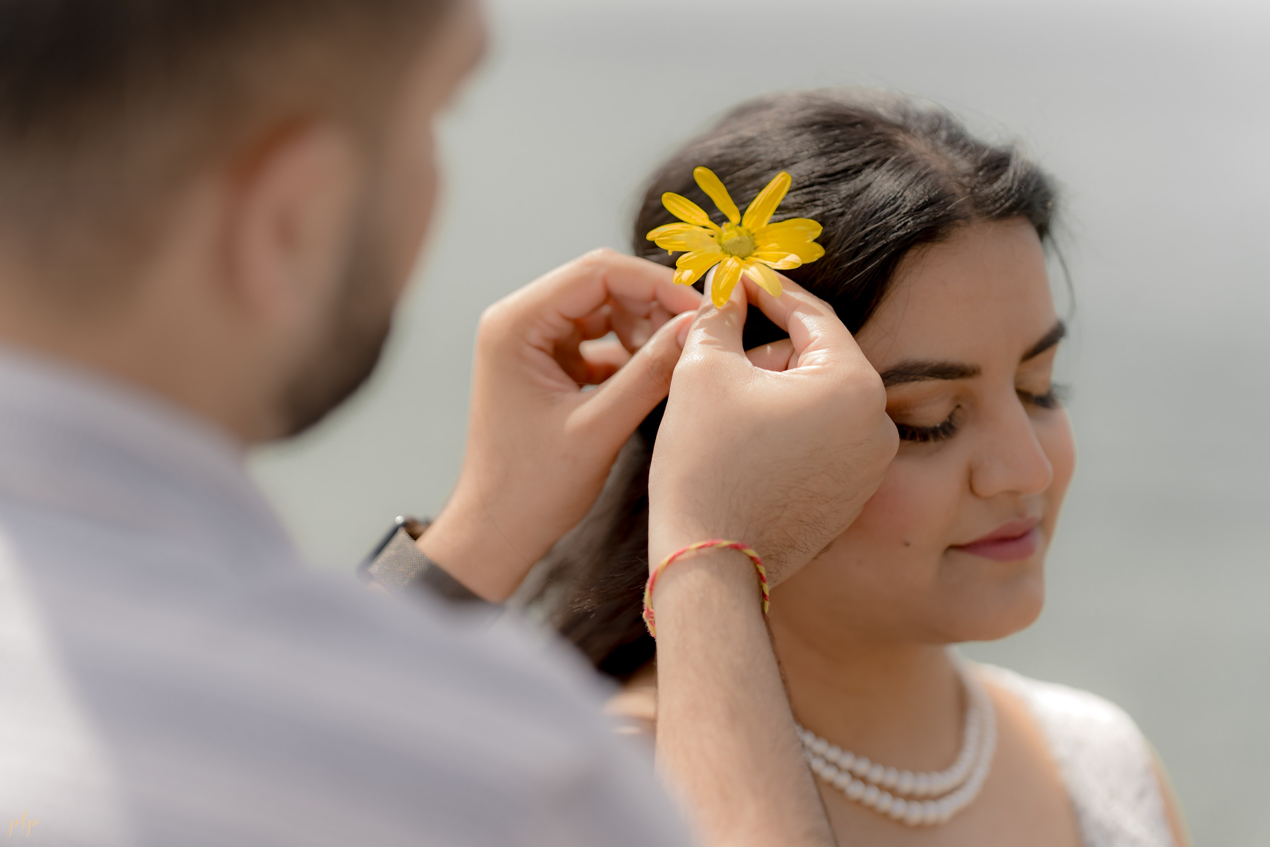 Dhairya and Krupali. Wedding Photographers and Filmmakers