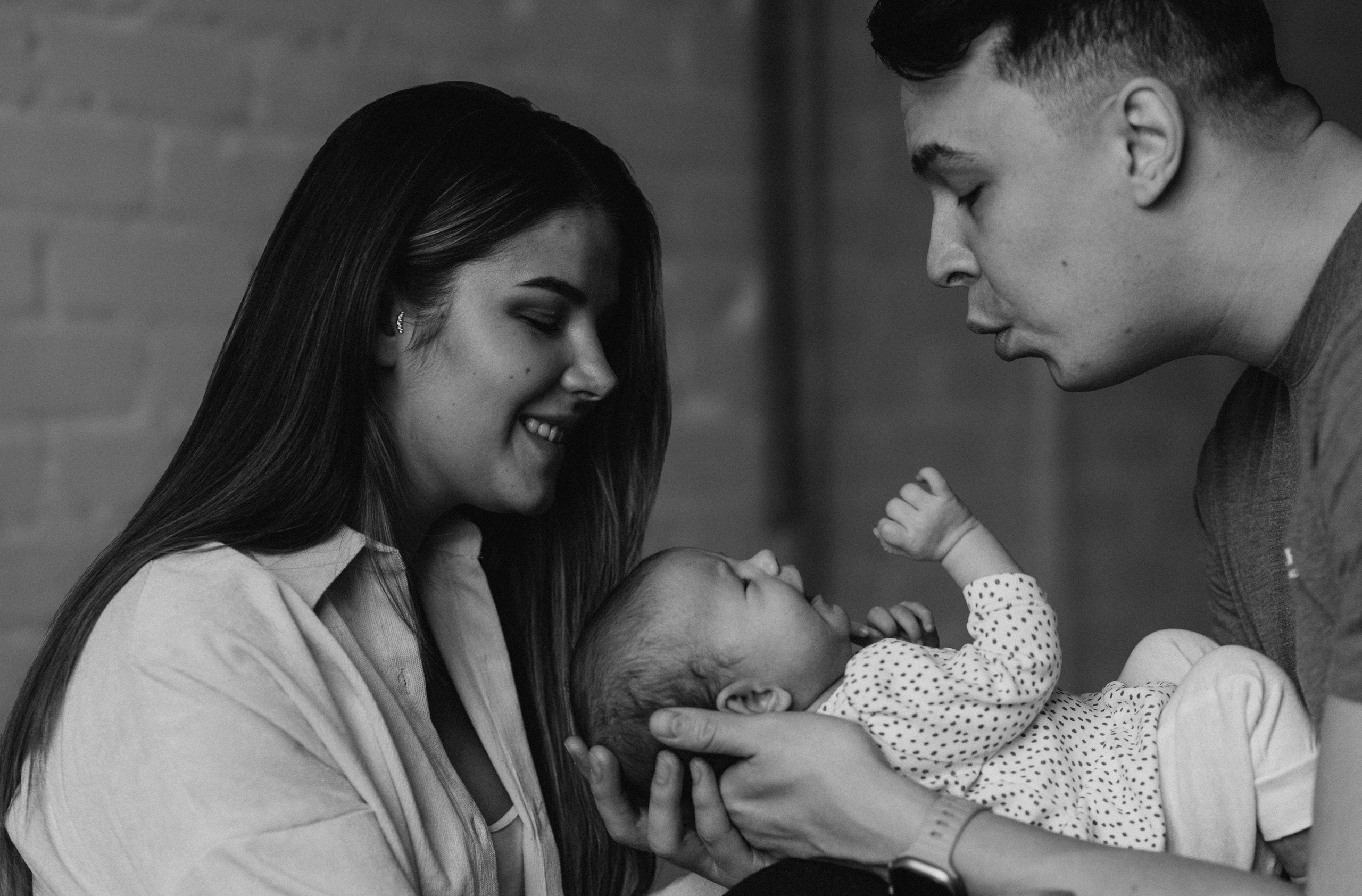 Family, bnw, photoshoot. Wedding and potrait photographer in Helsinki Vickan O