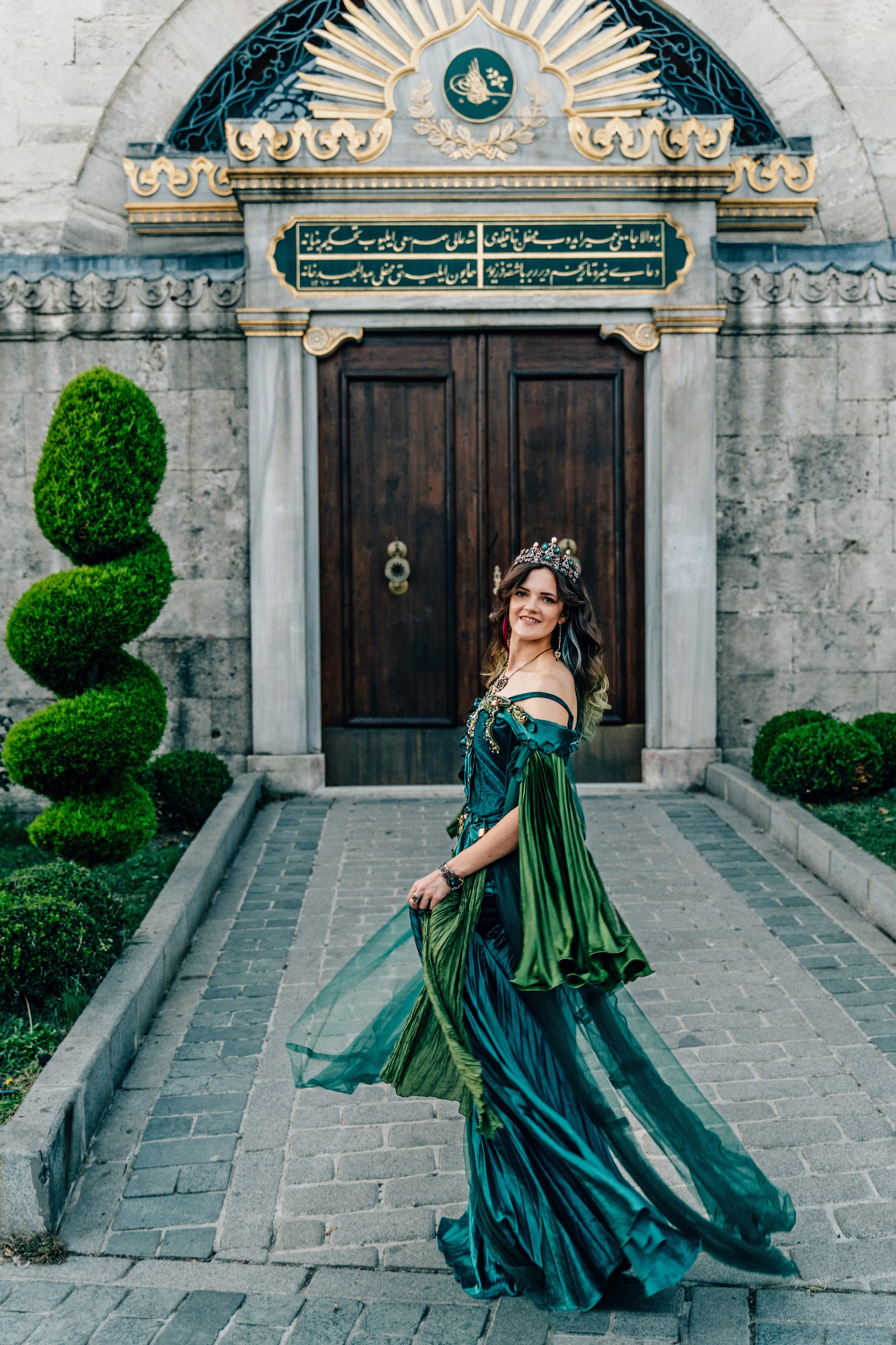 Фотосессии в Стамбуле в стиле «Великолепный век». Wedding, family and lifestyle photographer Anatoly. Photo sessions on rooftops with seagulls. Istanbul