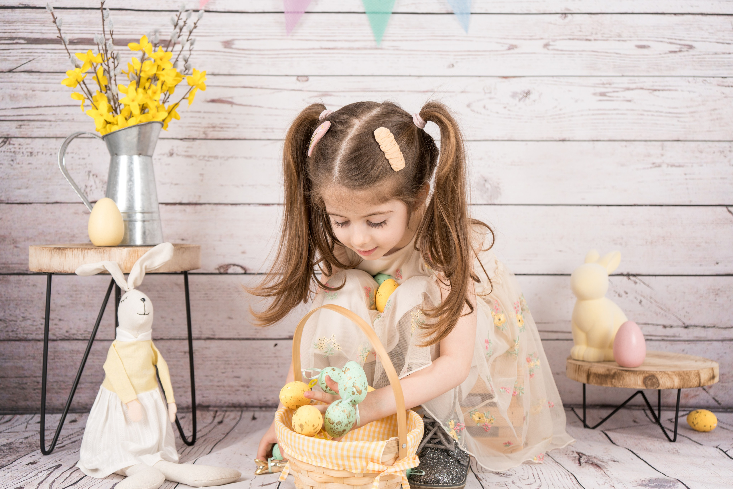 Mini-sesiuni foto de Paște 2026. Fotografie de familie