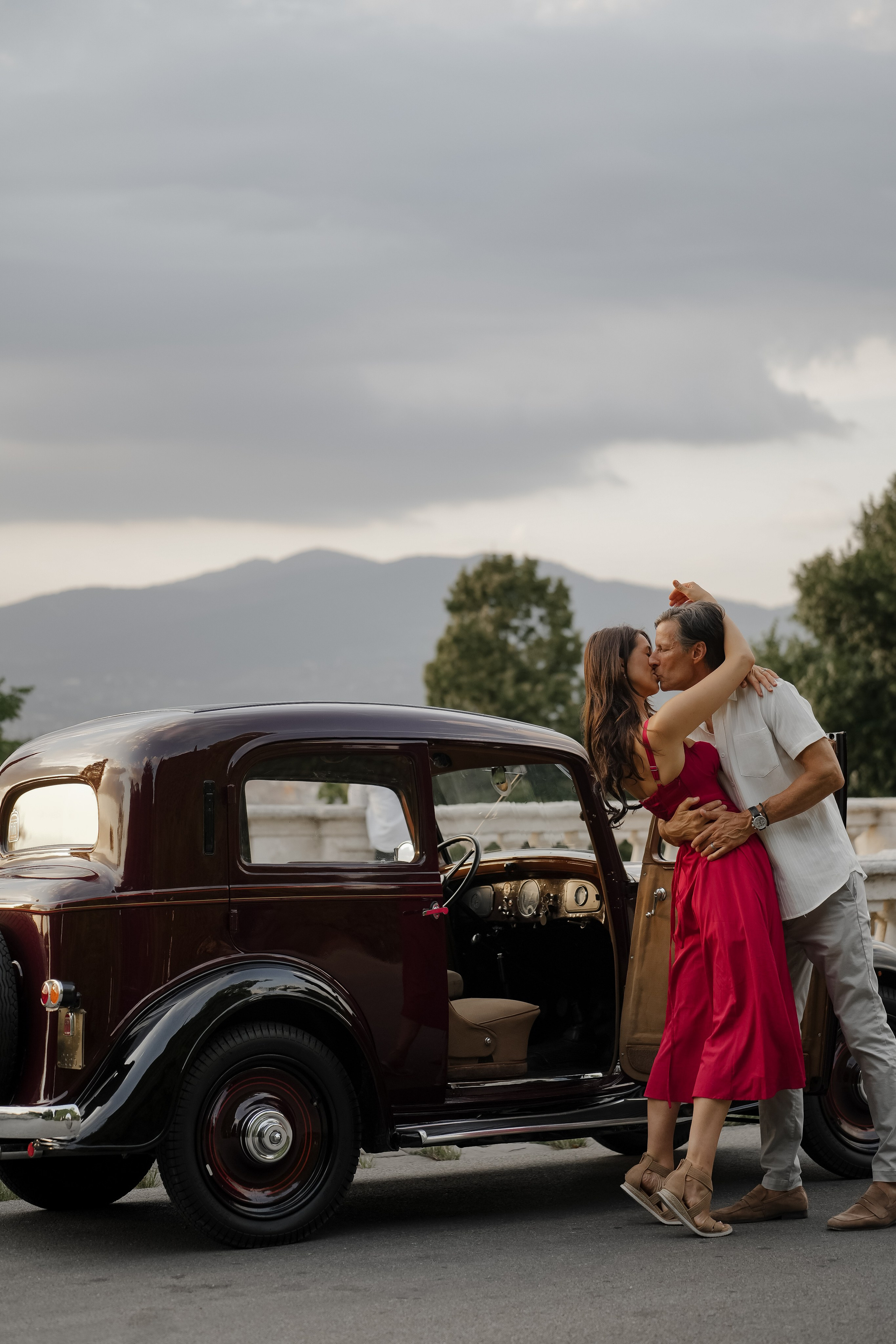 Family Photoshoot. Wedding Photographer in Italy