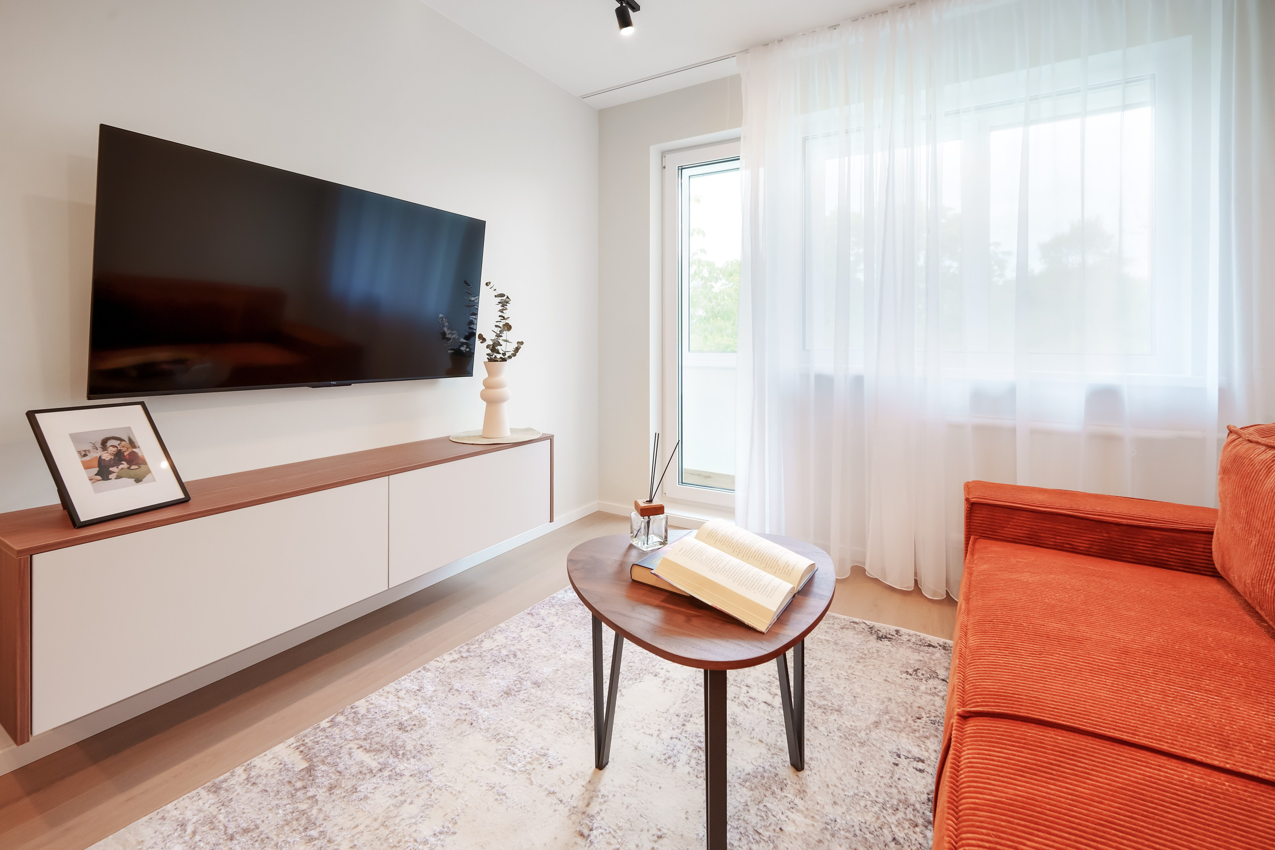 Žirmunų g. 98. Elina Sapiega fotografė Vilniuje