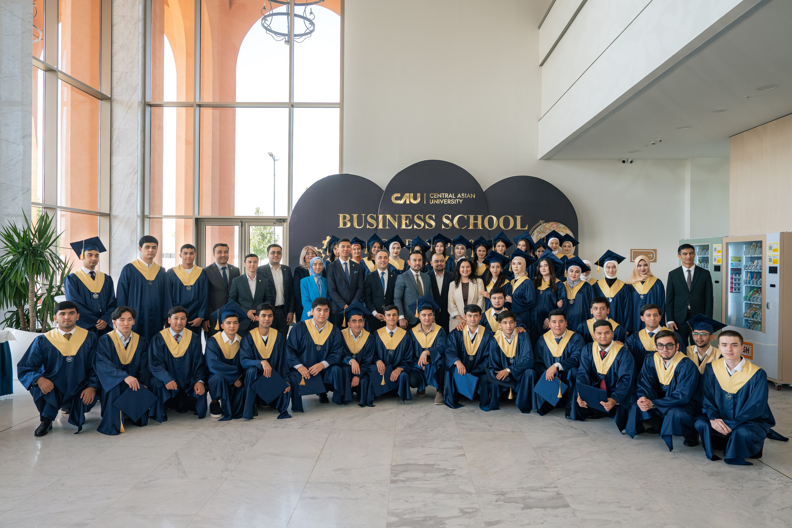 Как Central Asian University провёл одну из самых ярких выпускных церемоний. Георгий Намазов | Фотограф в Ташкенте