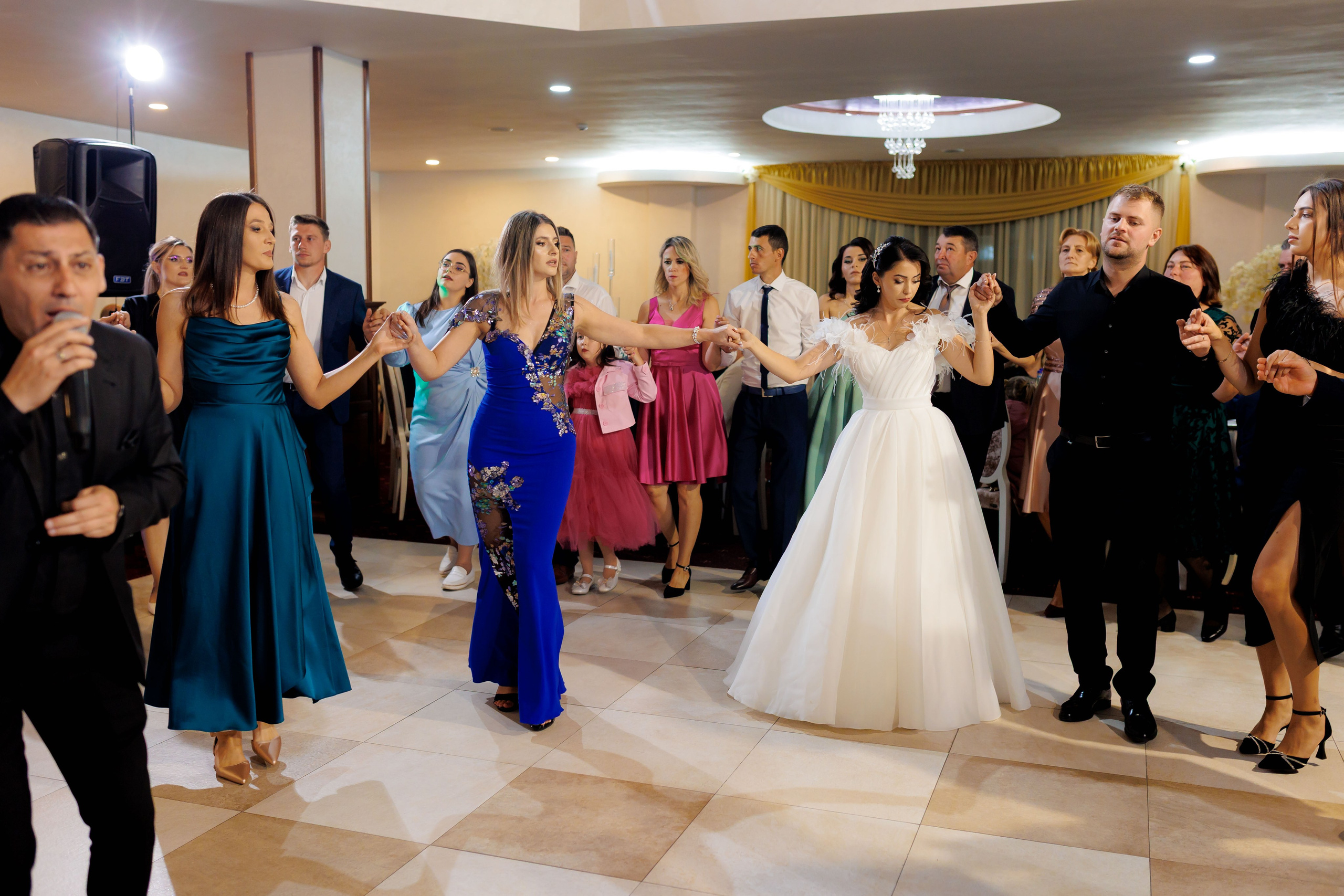 Loredana & Emilian – Ziua Nunții | Videografie - fotografie Botez Suceava, Iași, Botoșani. Servicii foto-video profesionale, pentru momente de neuitat