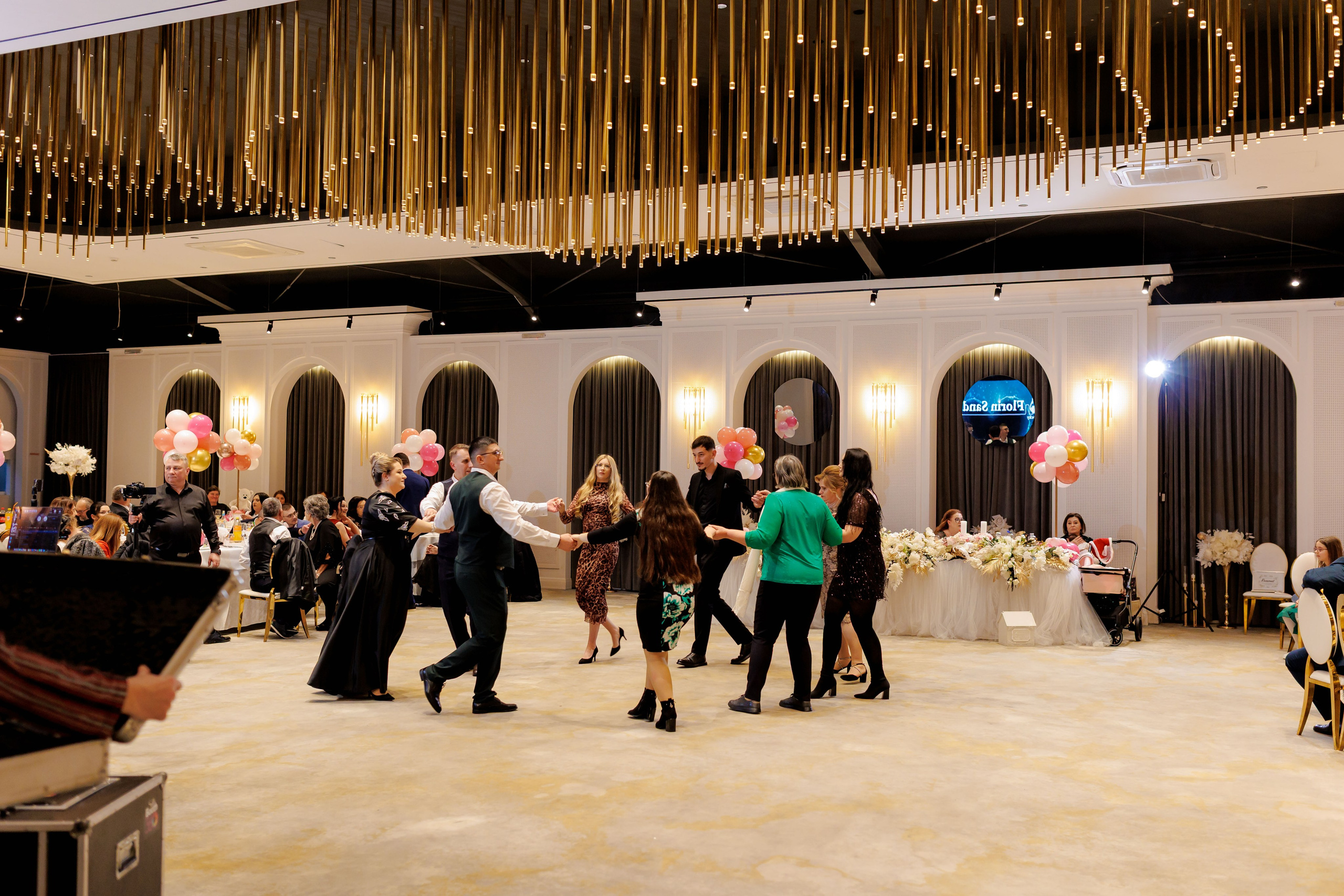 Povestea voastră, regizată de noi |Cristi Turculet Videograf Nuntă Suceava | wedding highlight. Servicii foto-video profesionale, pentru momente de neuitat