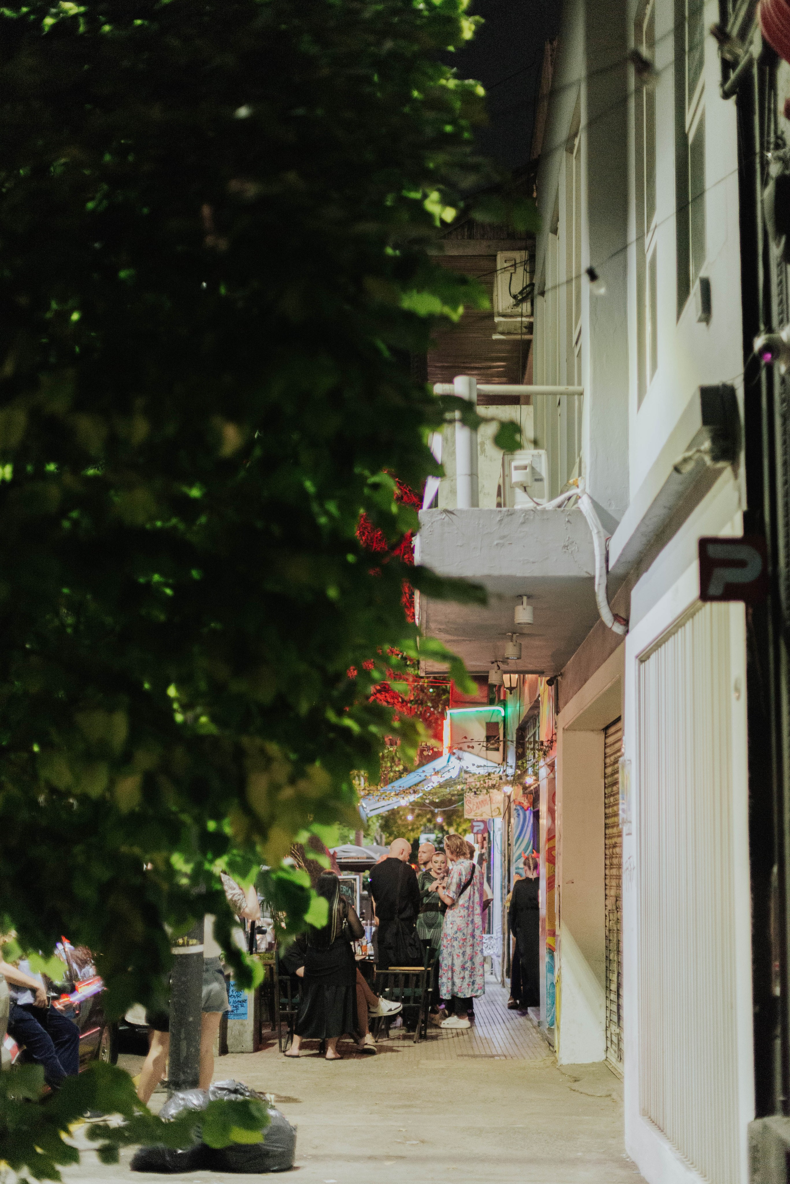 Ladno.cooperativa. Photographer @elmirkami in the city of Buenos Aires