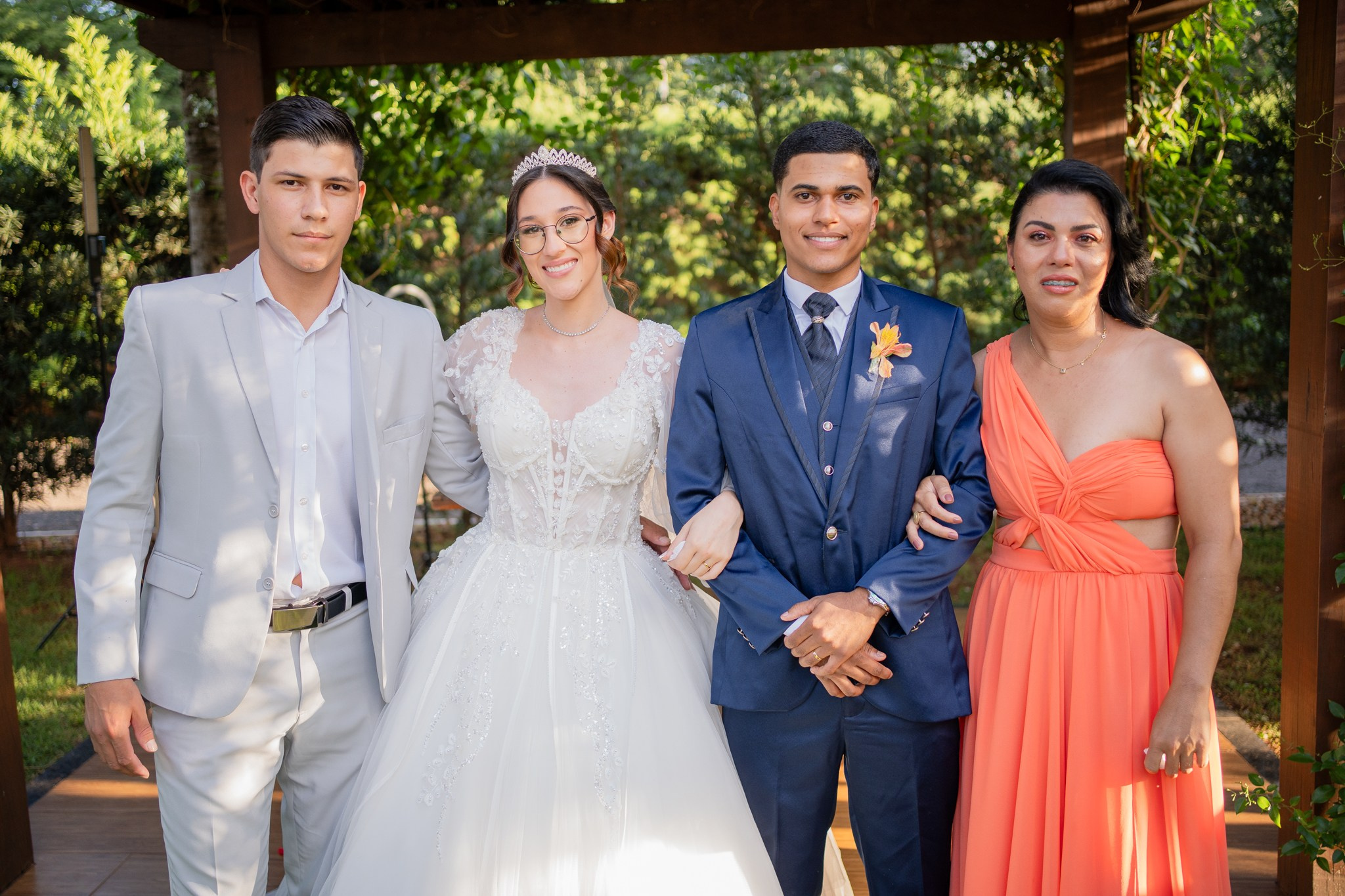 Larissa & Vinicius — Espaço Faveral / Aararaquara. Robson Colaço