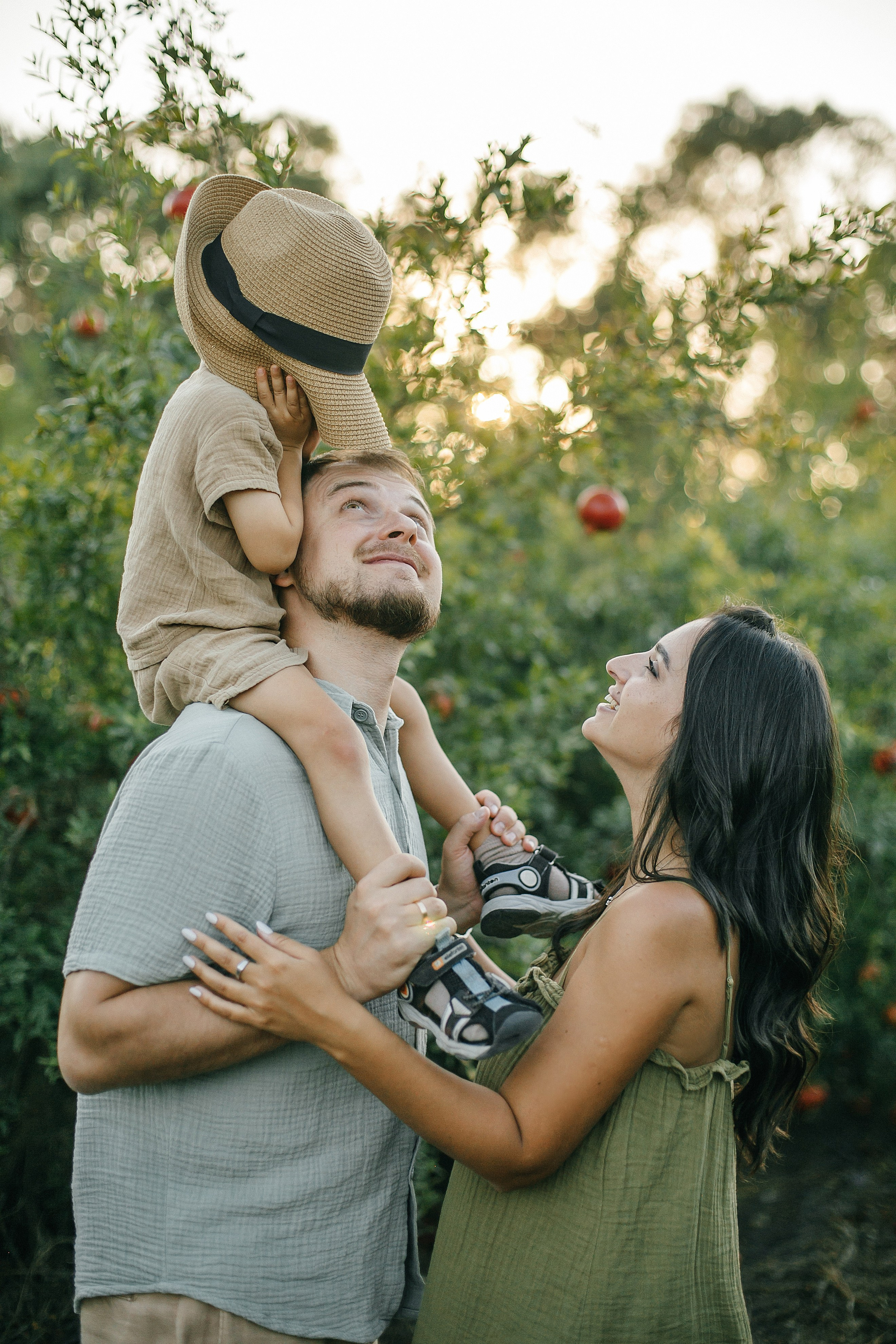 Binyamina garden. Family photographer in Israel