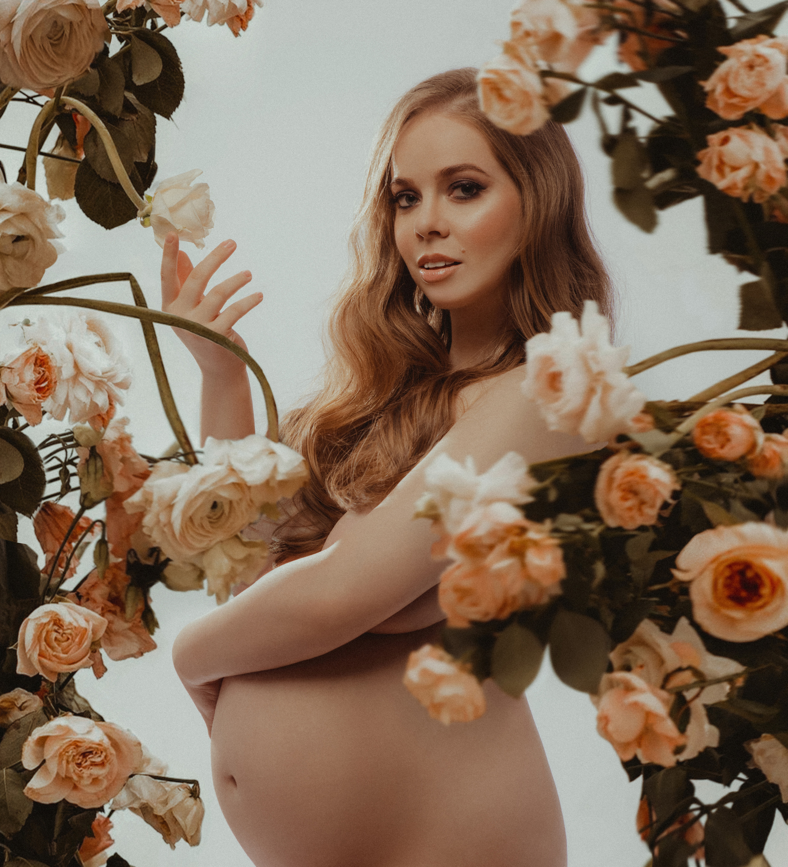 Pregnancy photography. Professional photographer in Prague Anastasia Haritonova