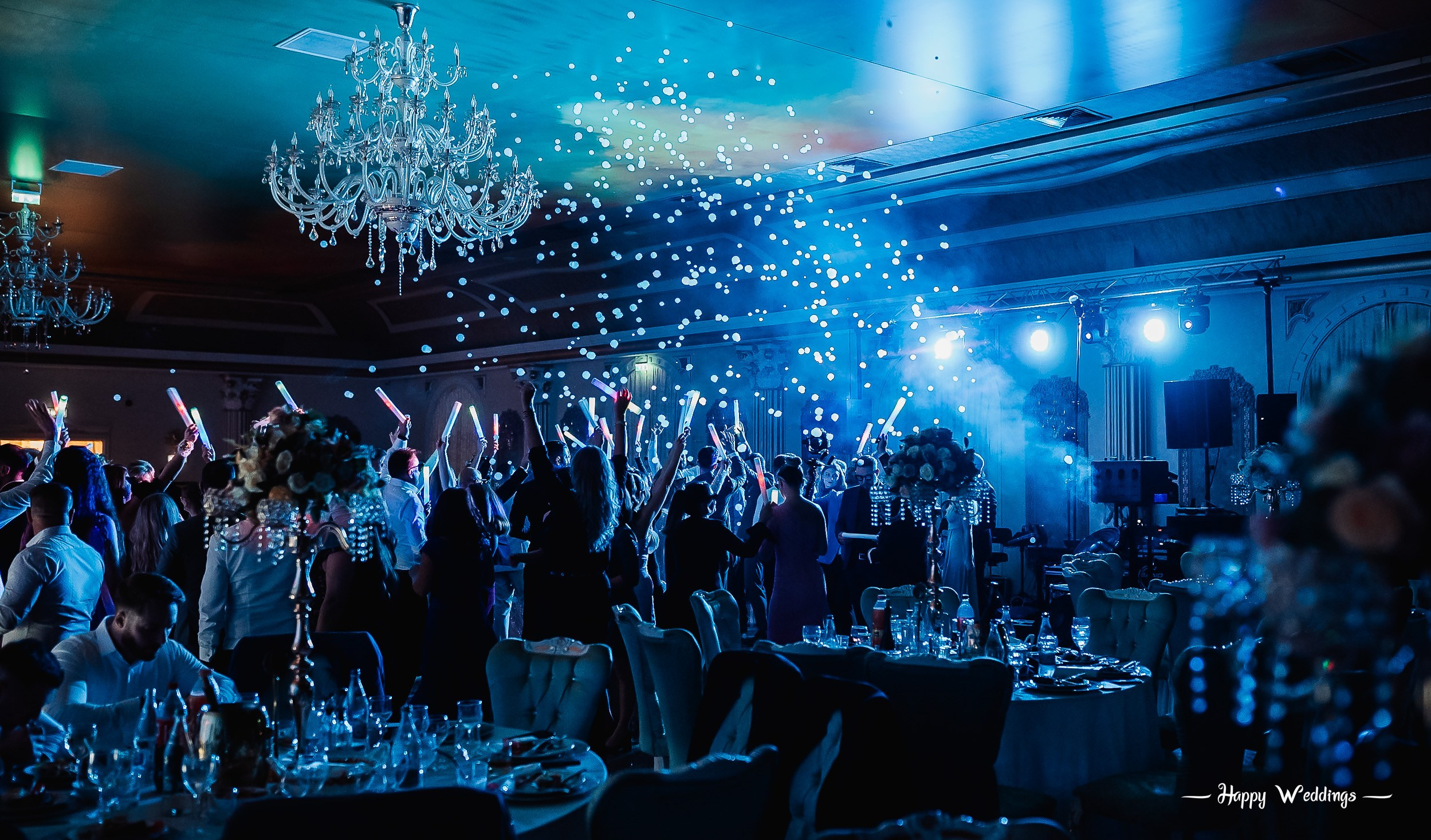 “Nunta lui Marius și Cristina # absolut LEGENDARĂ. Fotograf nuntă Bistrița | Fotograf botez & evenimente — Happy Weddings