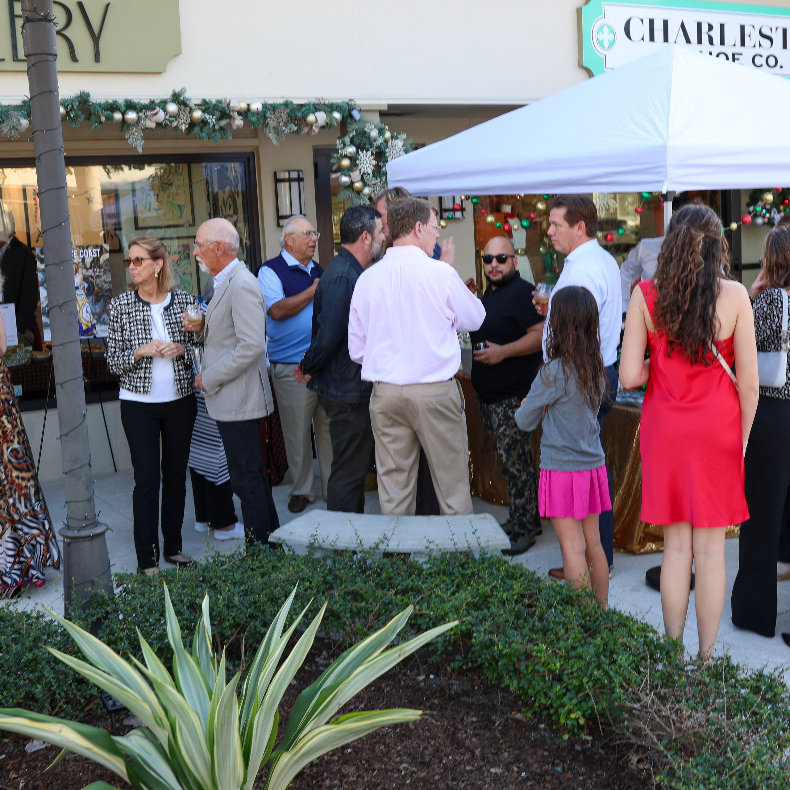 Paradise Coast Lifestyle Magazine. Out and About 239