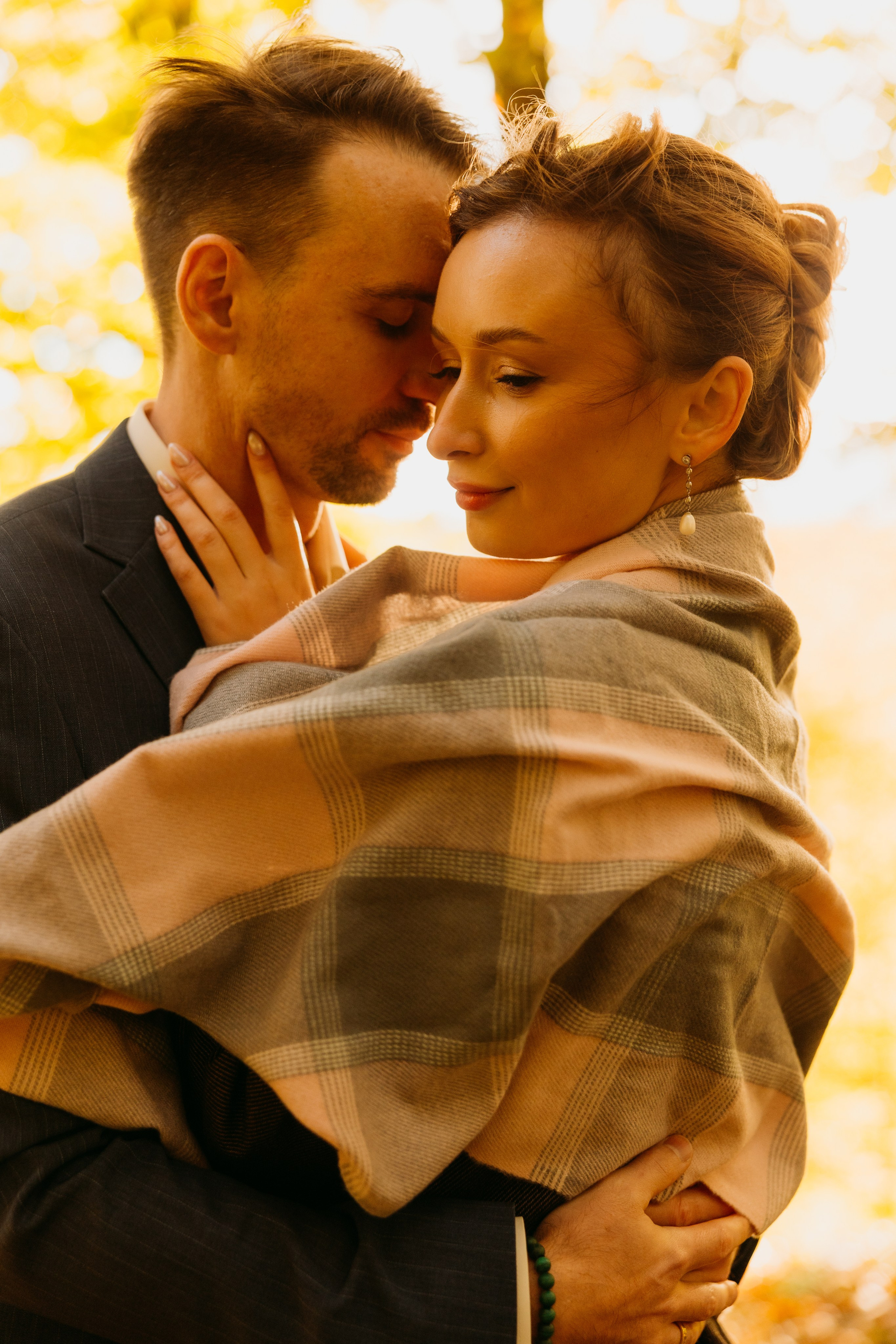 Love in Autumn forest. Wedding photographer in Tbilisi Ioseb Mamniashvili
