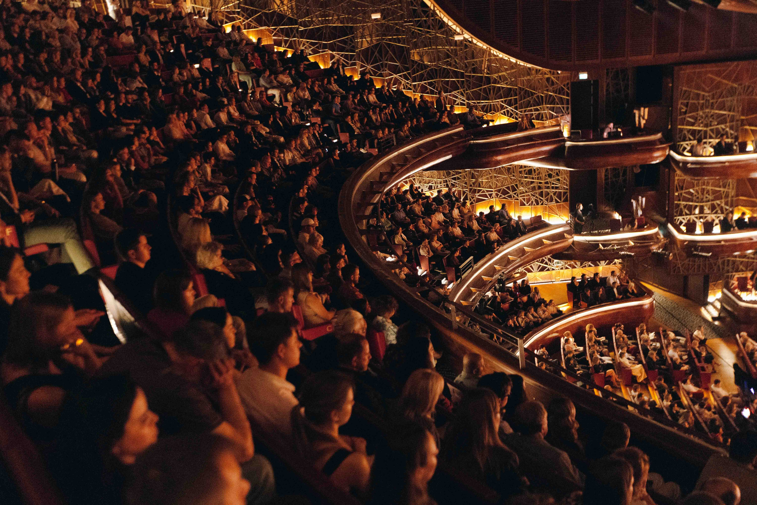 DUBAI OPERA. Wedding&Event photographer Ismail Rzayev in Baku