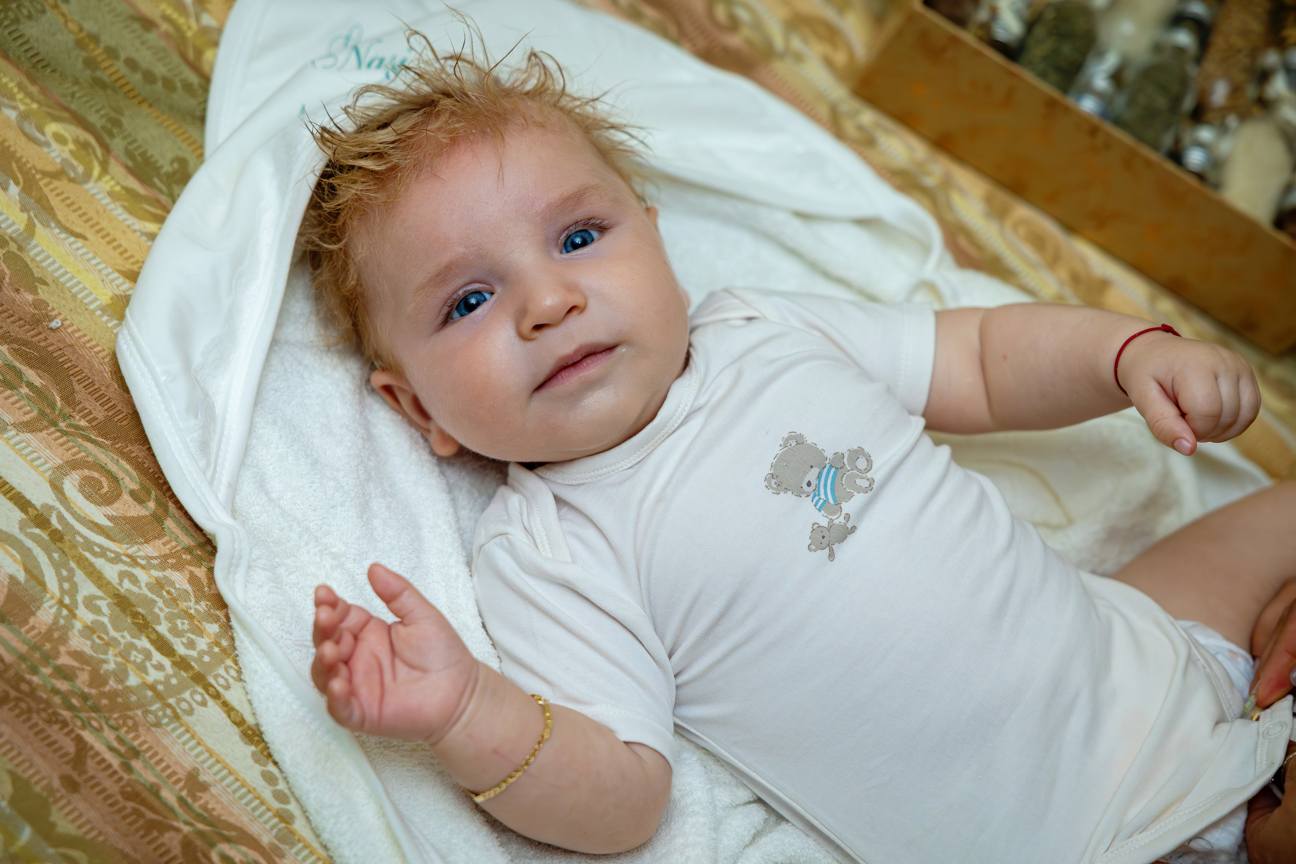 Eric Ionut. Moments By Gub