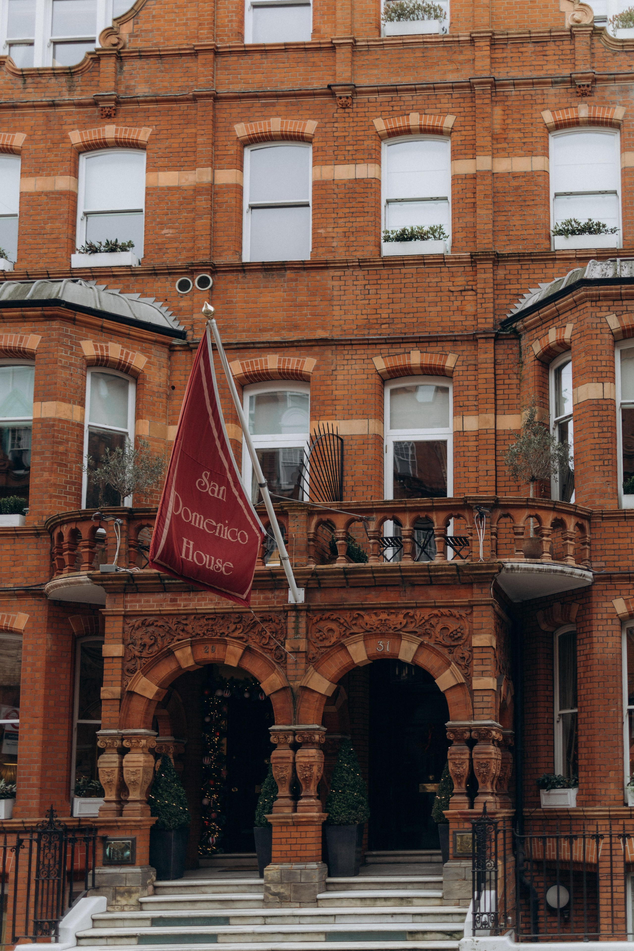 M & M. Photographer in Milton Keynes, Northampton & London — Wedding, Family & Portrait Photography