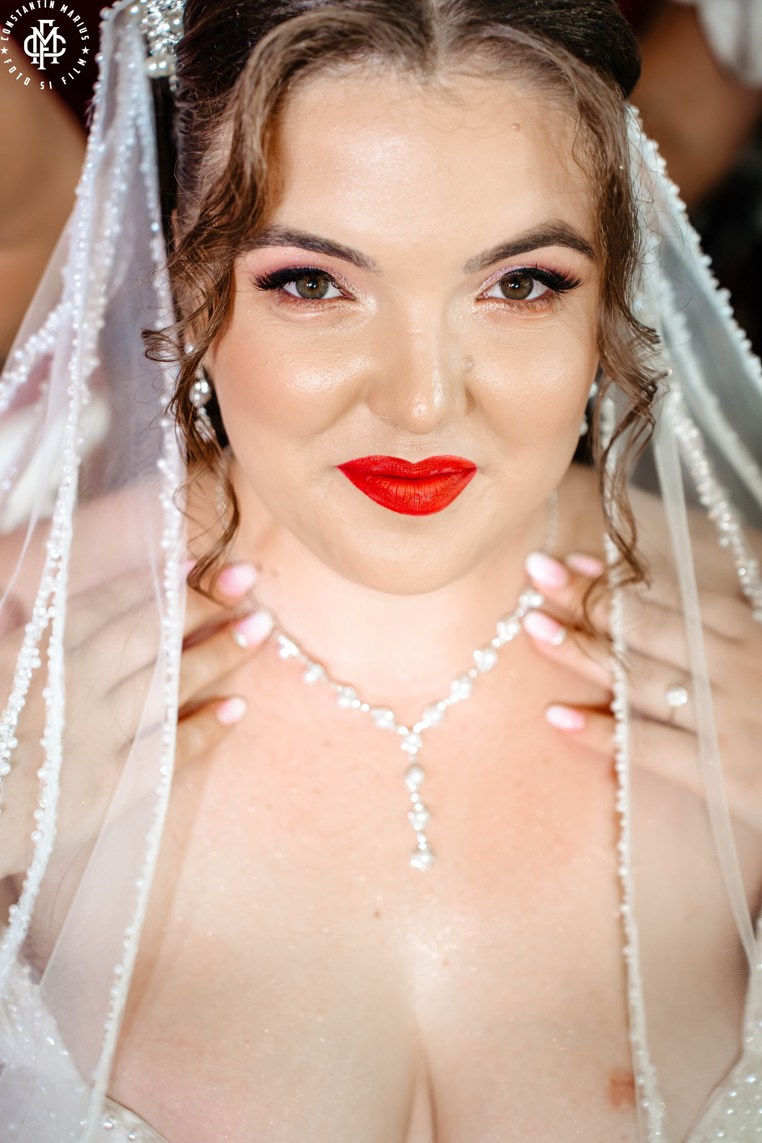 WEDDING PHOTOGRAPHY. DESPRE NOI