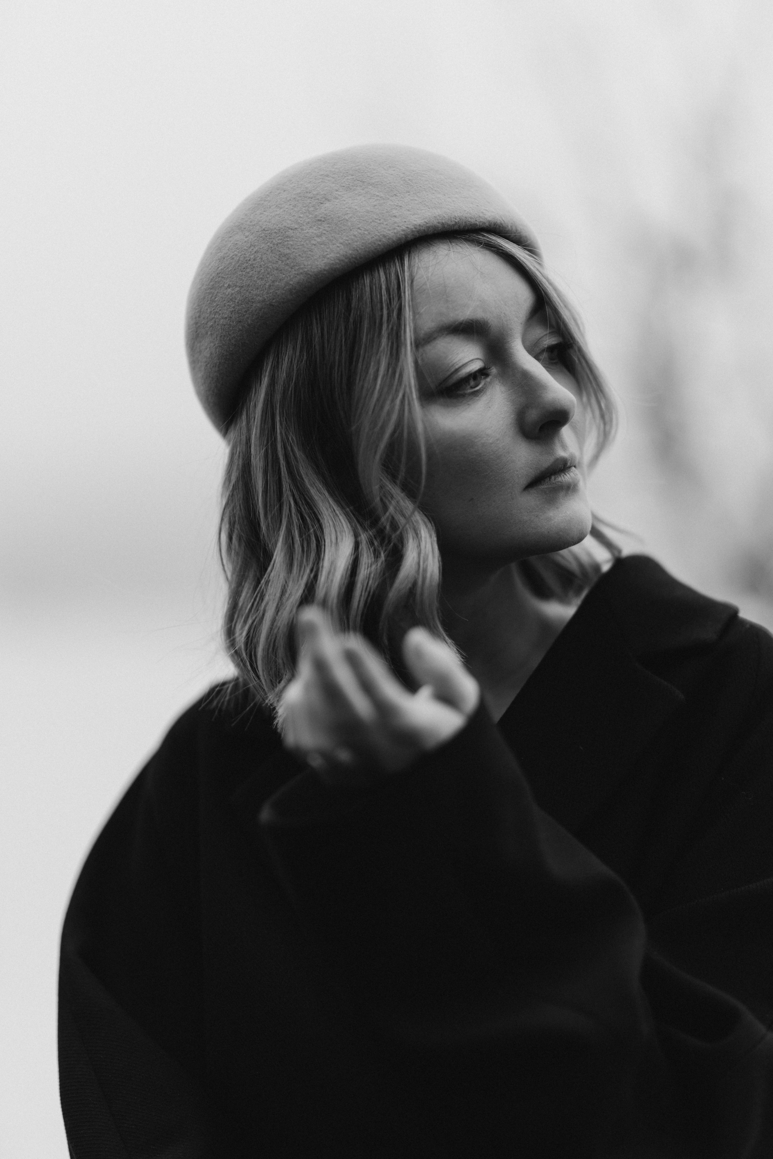 Woman phoshoot. Wedding and potrait photographer in Helsinki Vickan O