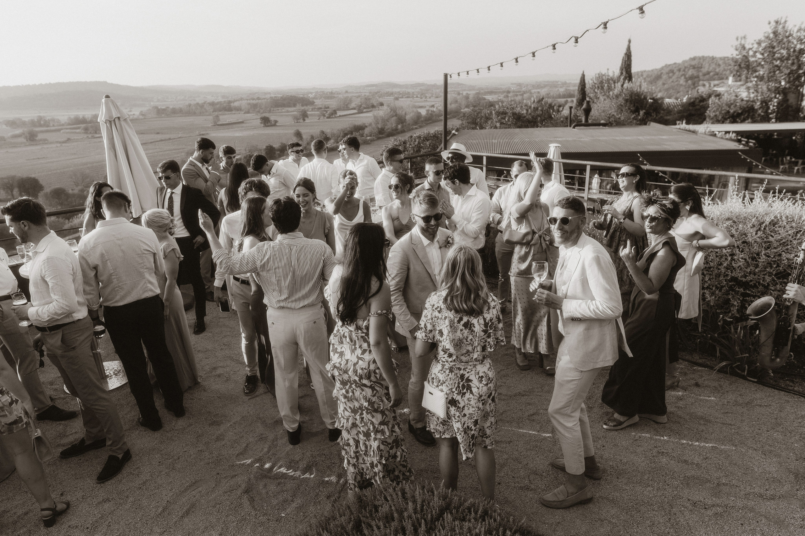 Lauren & Jamie. Hotel Castell d’Emporda. Paola fotógrafo / videografo de bodas en Barcelona