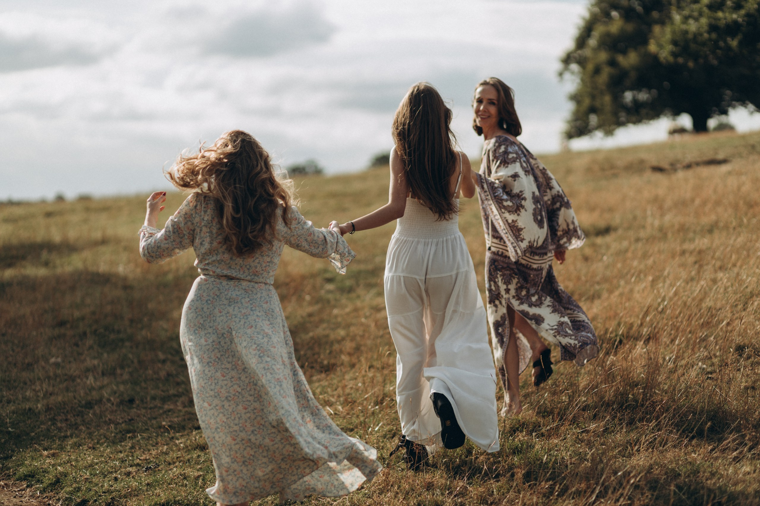 Mother and Daughters. AlinaLazurko.uk | Professional portrait photographer