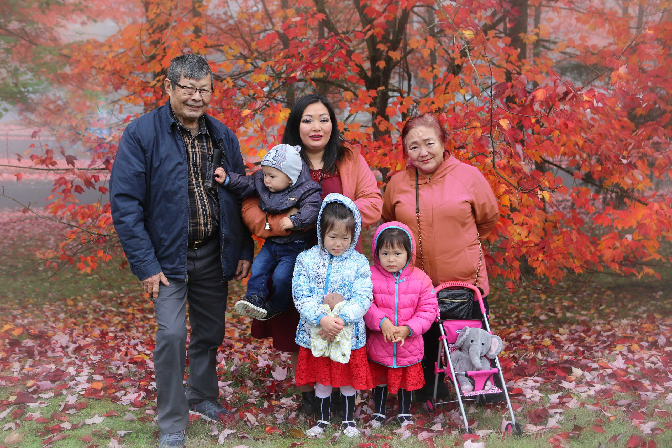 Fall. YuAnna studio. Family & Kids Photographer in Seattle area, located in