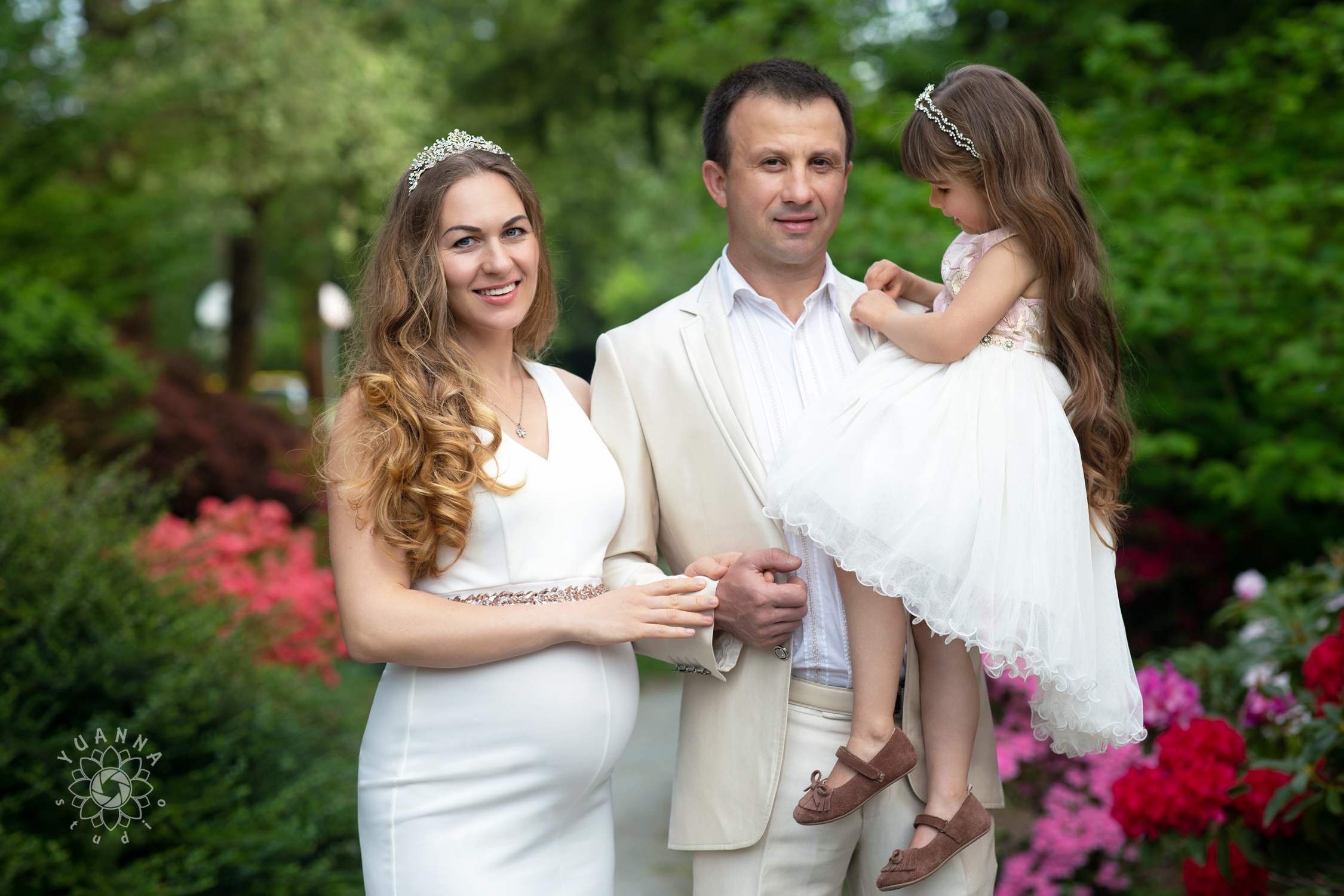 Anniversary photoshoot. YuAnna studio. Family & Kids Photographer in Seattle area, located in