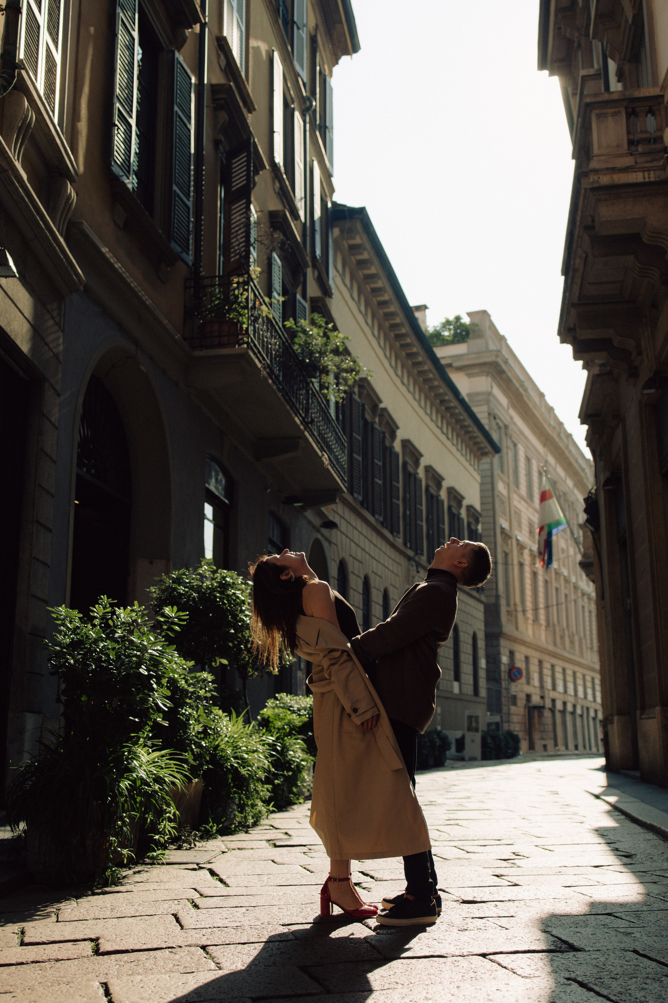 Couple enjoying Milan architecture of Milan