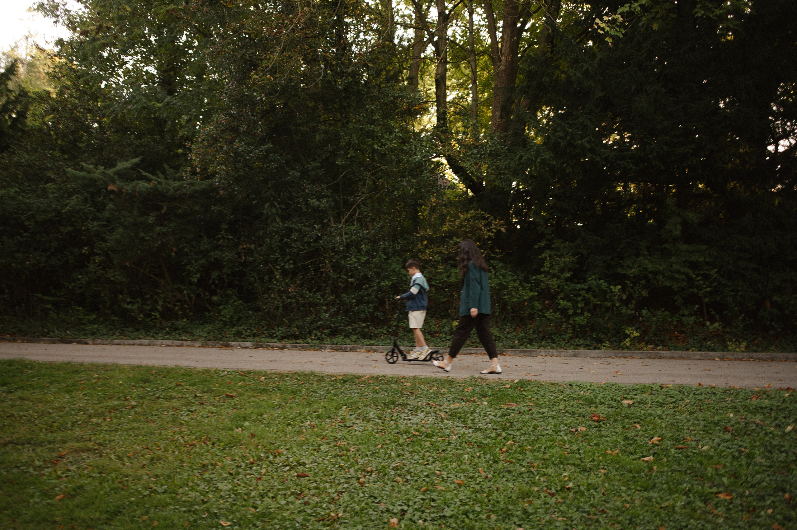 Lena, Andrey i samokat