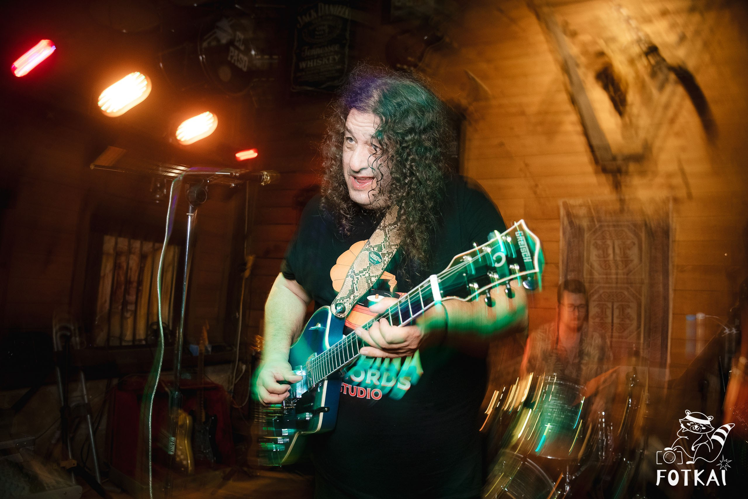 Santi Campillo en El Paso Rock Bar Torrevieja: Reportaje fotográfico 30.08.25 | FOTKAI