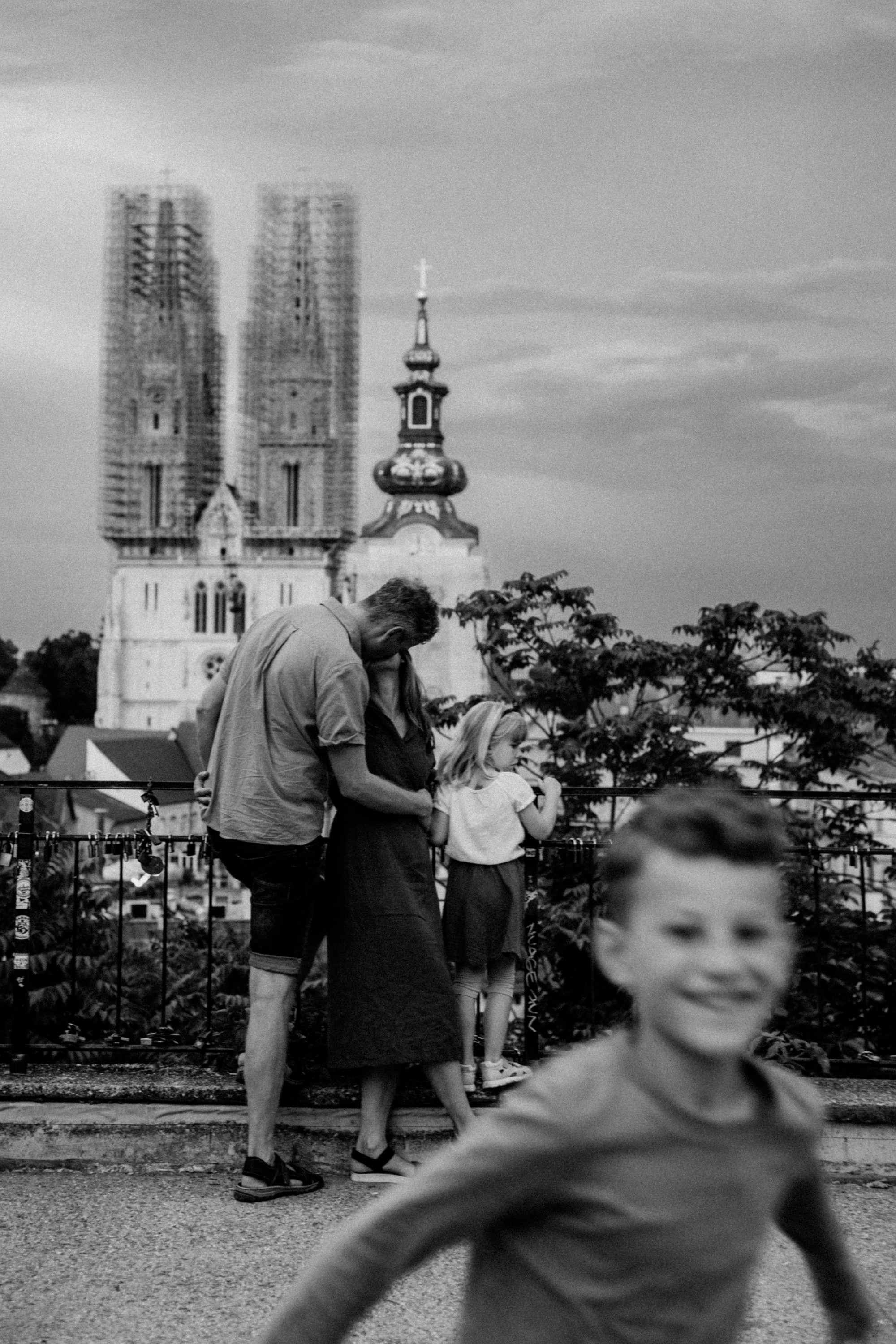 Family in the city. Elena Gorobets. Photographer in Zagreb