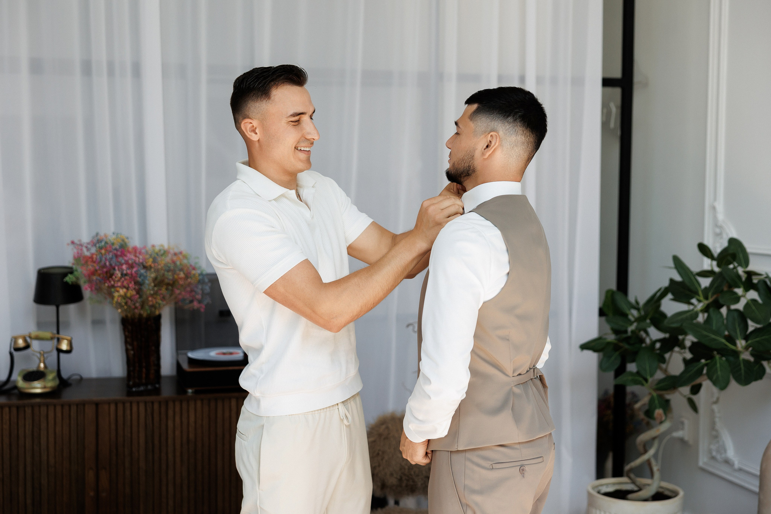 Eugen & Livia — Grand Elysee — Wedding Day. Servicii Foto și Video 067188353