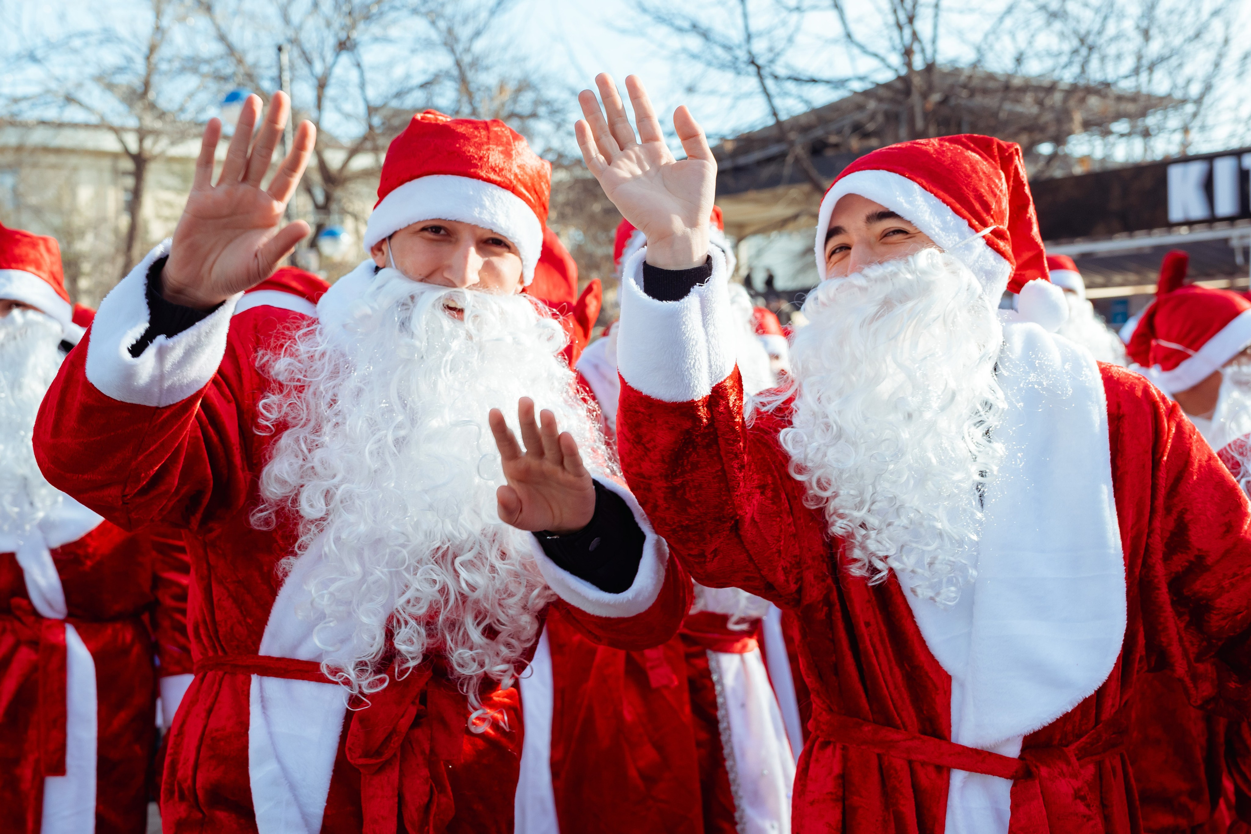 Парад Дедов Морозов. Георгий Намазов | Фотограф в Ташкенте