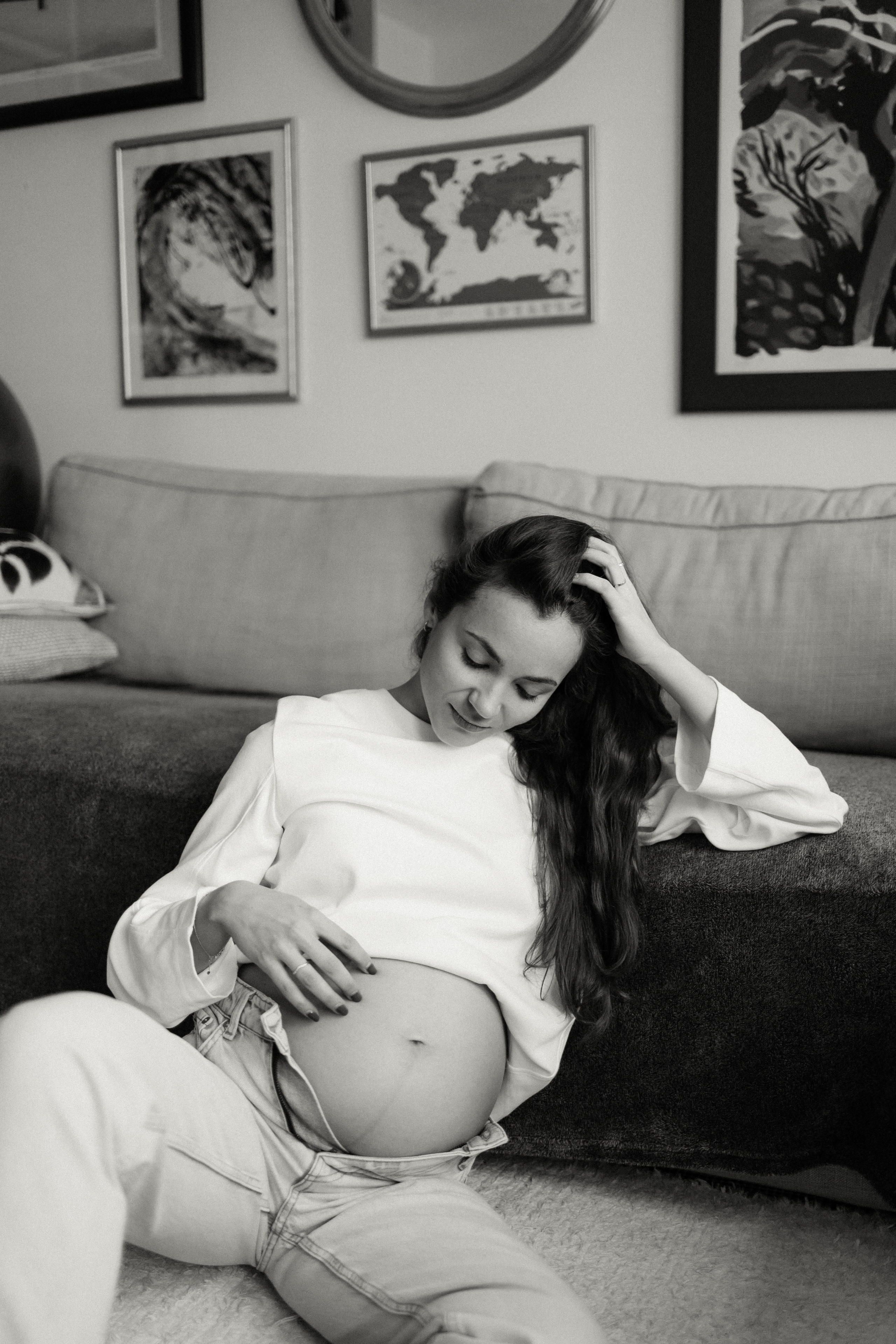 Pregnancy shooting at home. Elena Gorobets. Photographer in Zagreb