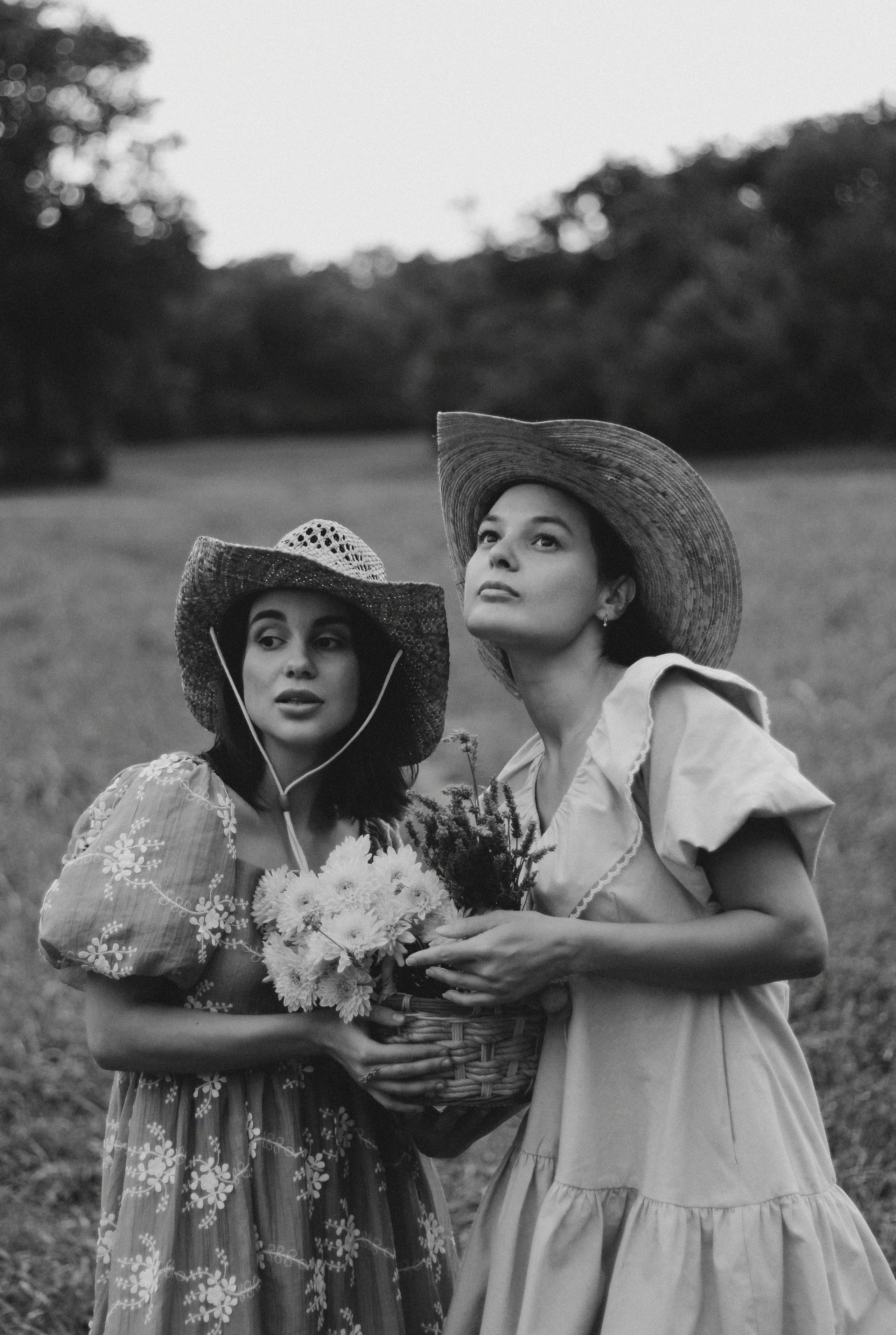 Countryside cowgirl-style portrait photoshoot. Lana Petrychenko — Portrait & Family Photographer. Valencia, Spain