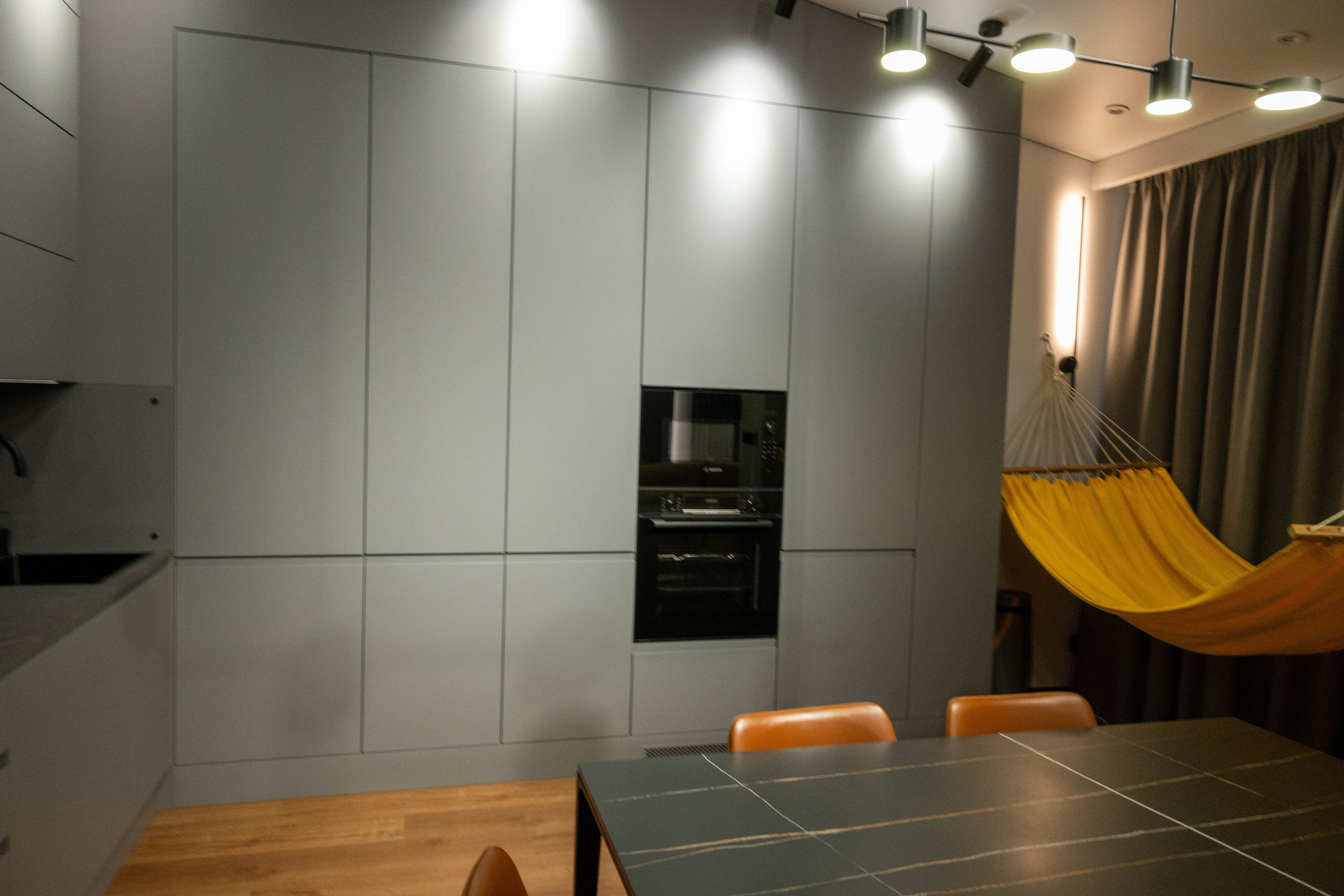 The apartment is on two levels. Fotograf Dmitrii Donets