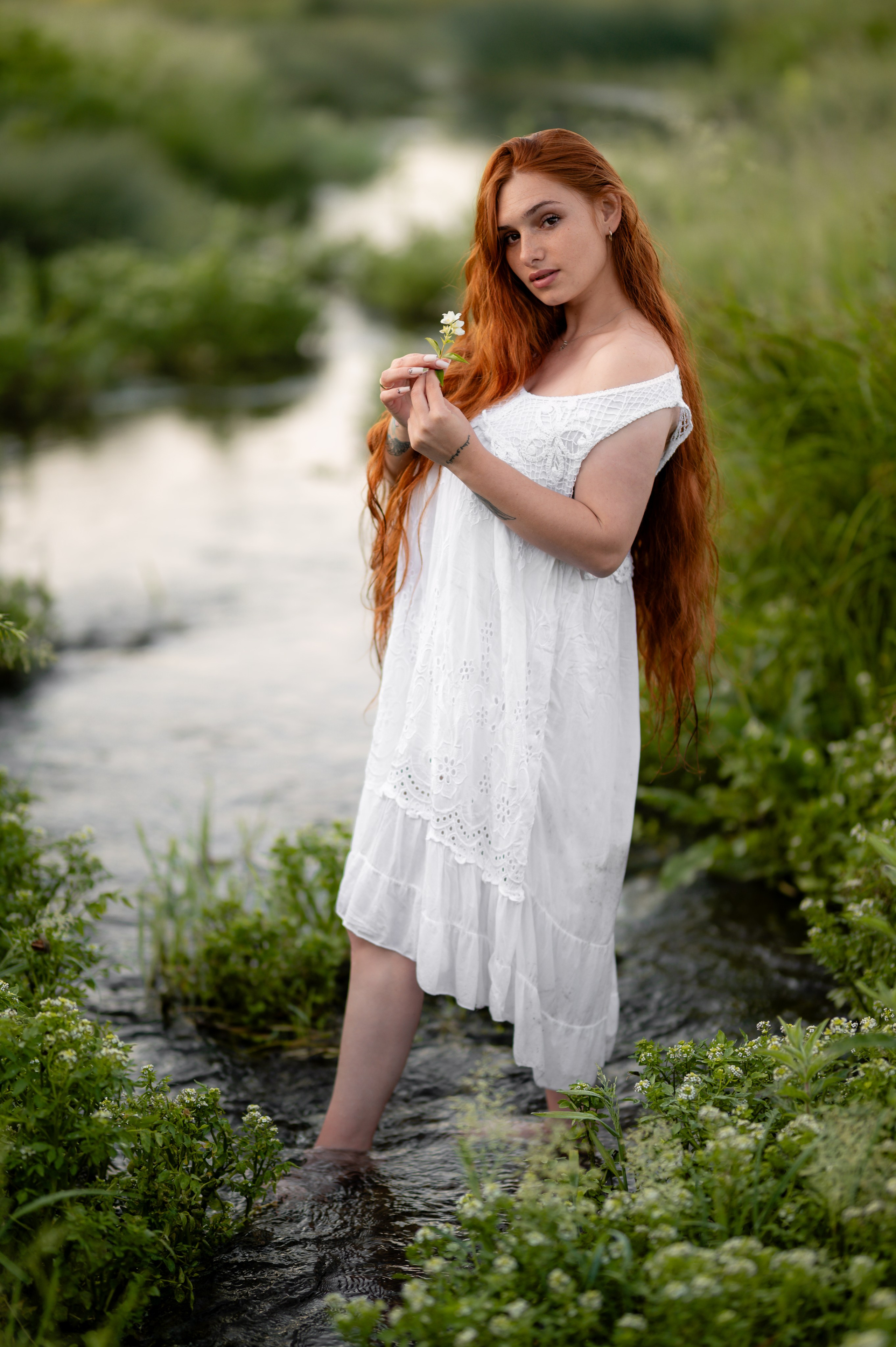 Poveste pe mal de râu. Home