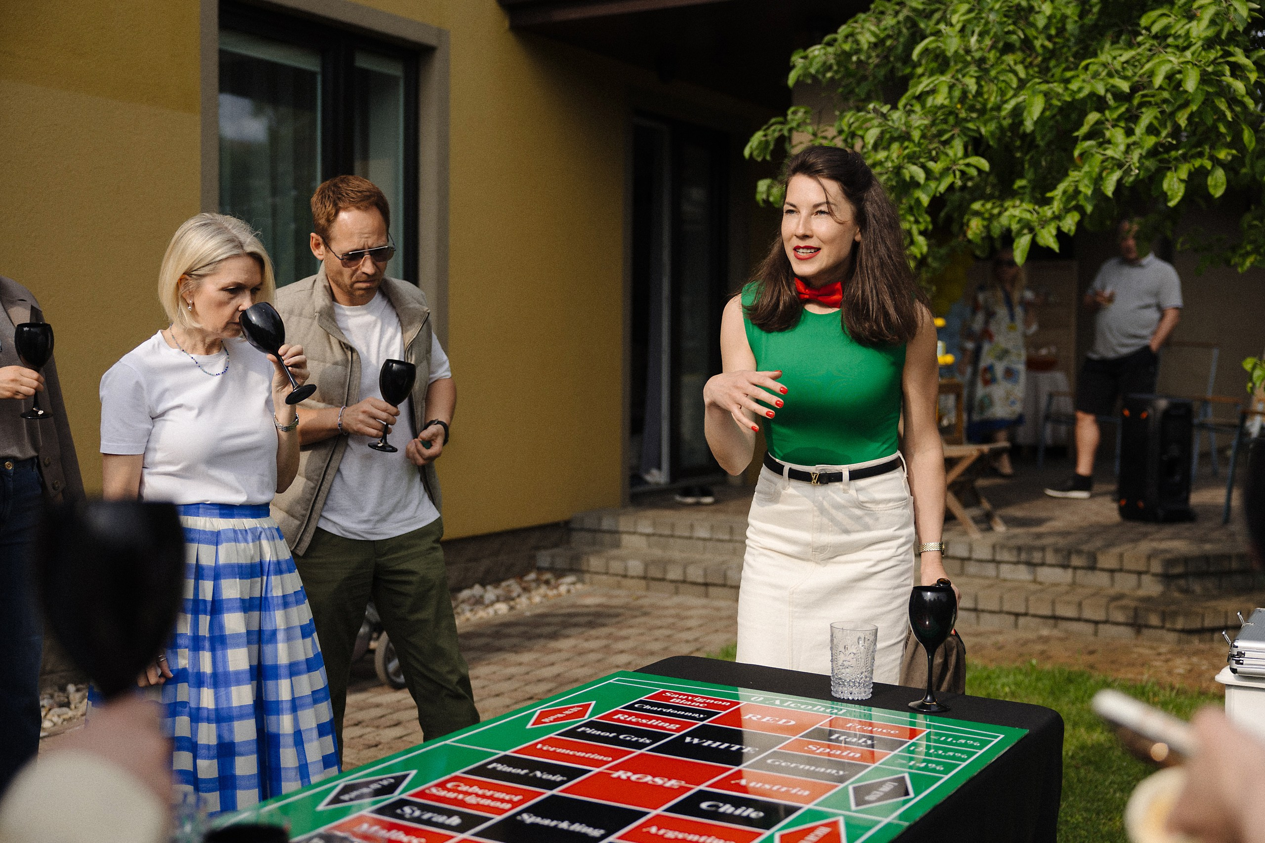 Летний день рождения в итальянском стиле — атмосферная съёмка праздника. Евгений Тимофеев | Свадебный и контент-фотограф и видеограф в Риге