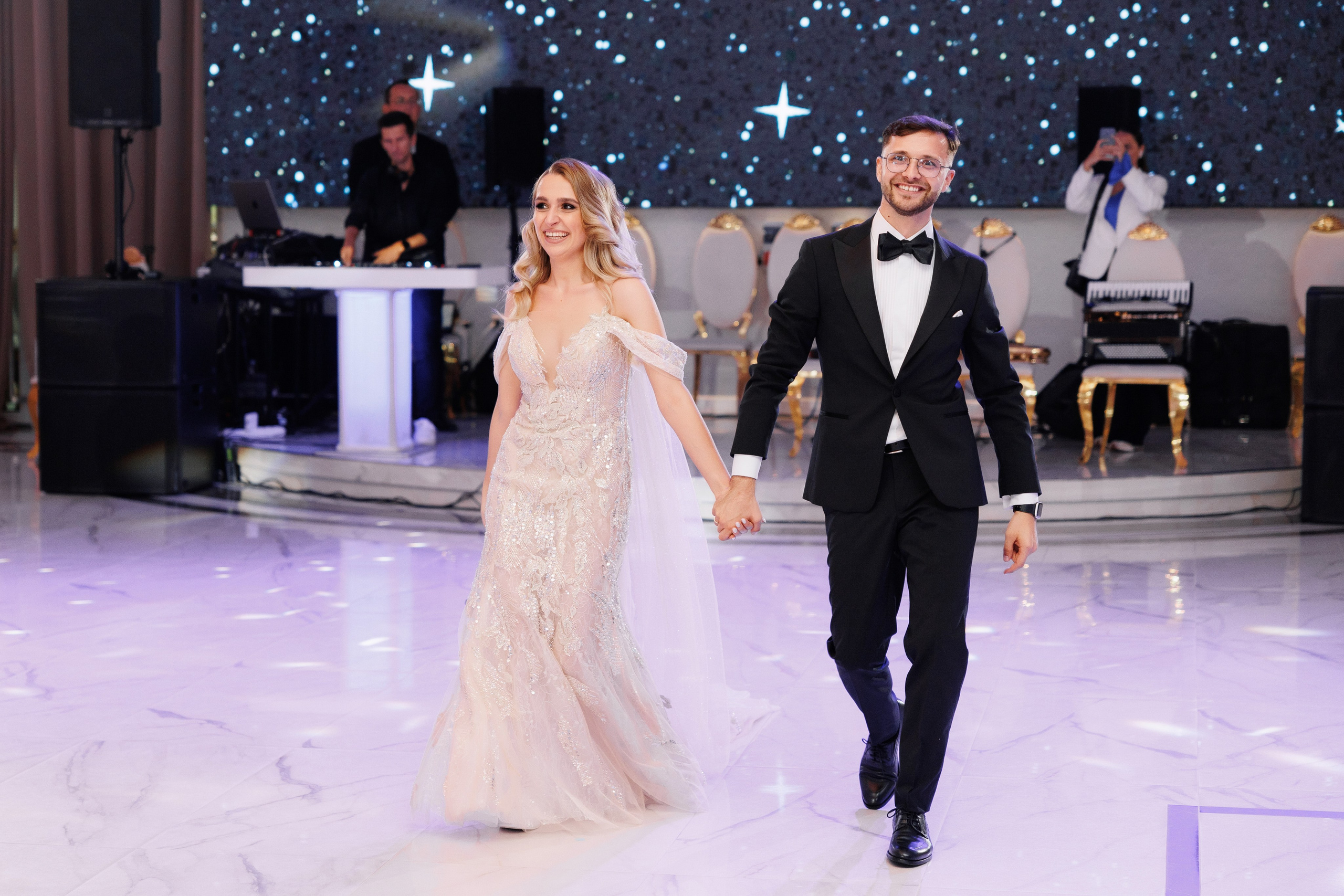 Atingerea e Dragoste. Servicii Foto Video în Chișinău și Europa ID-Brothers